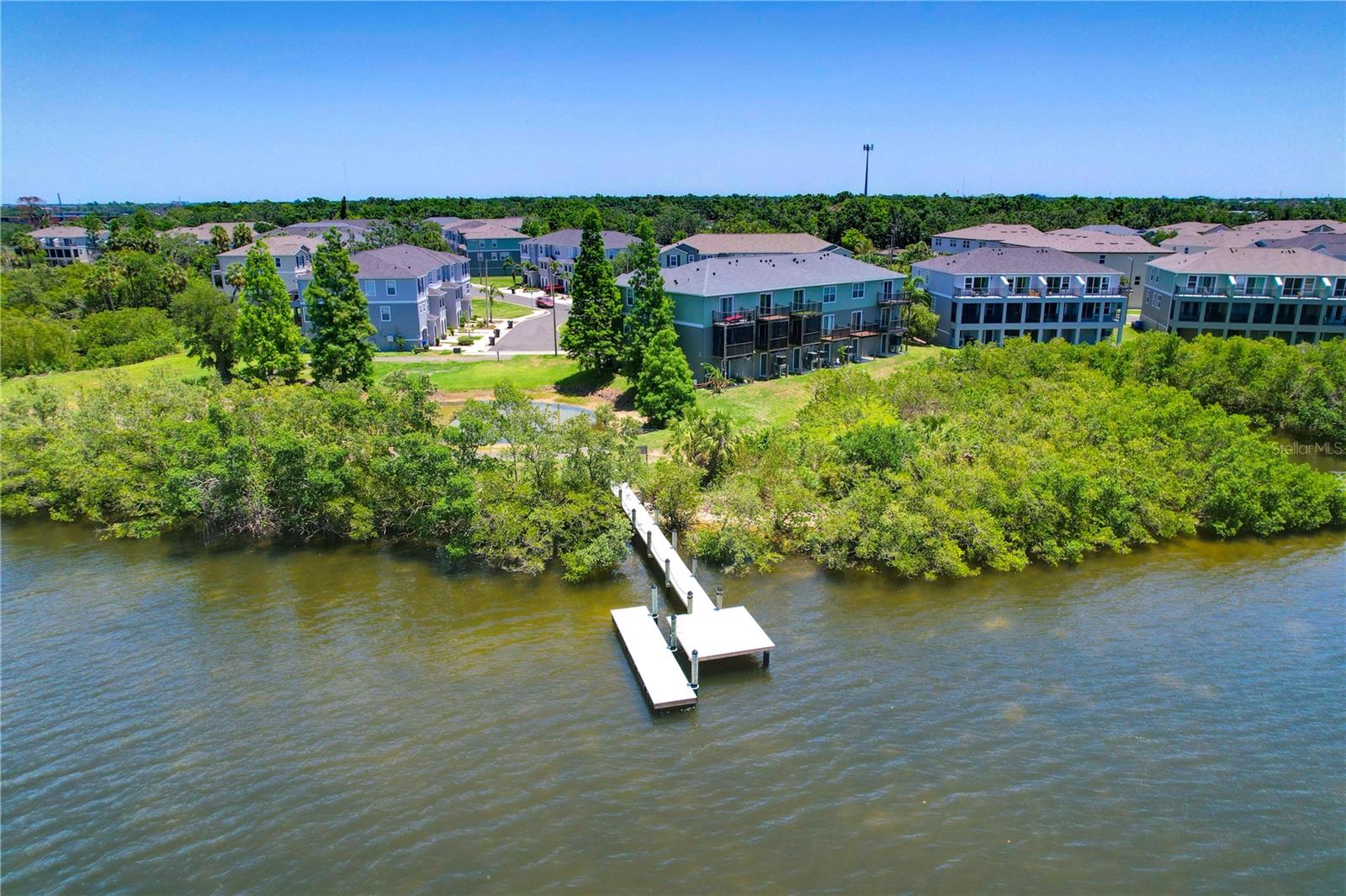 Listing photo id 40 for 842 Tennyson Mill Circle