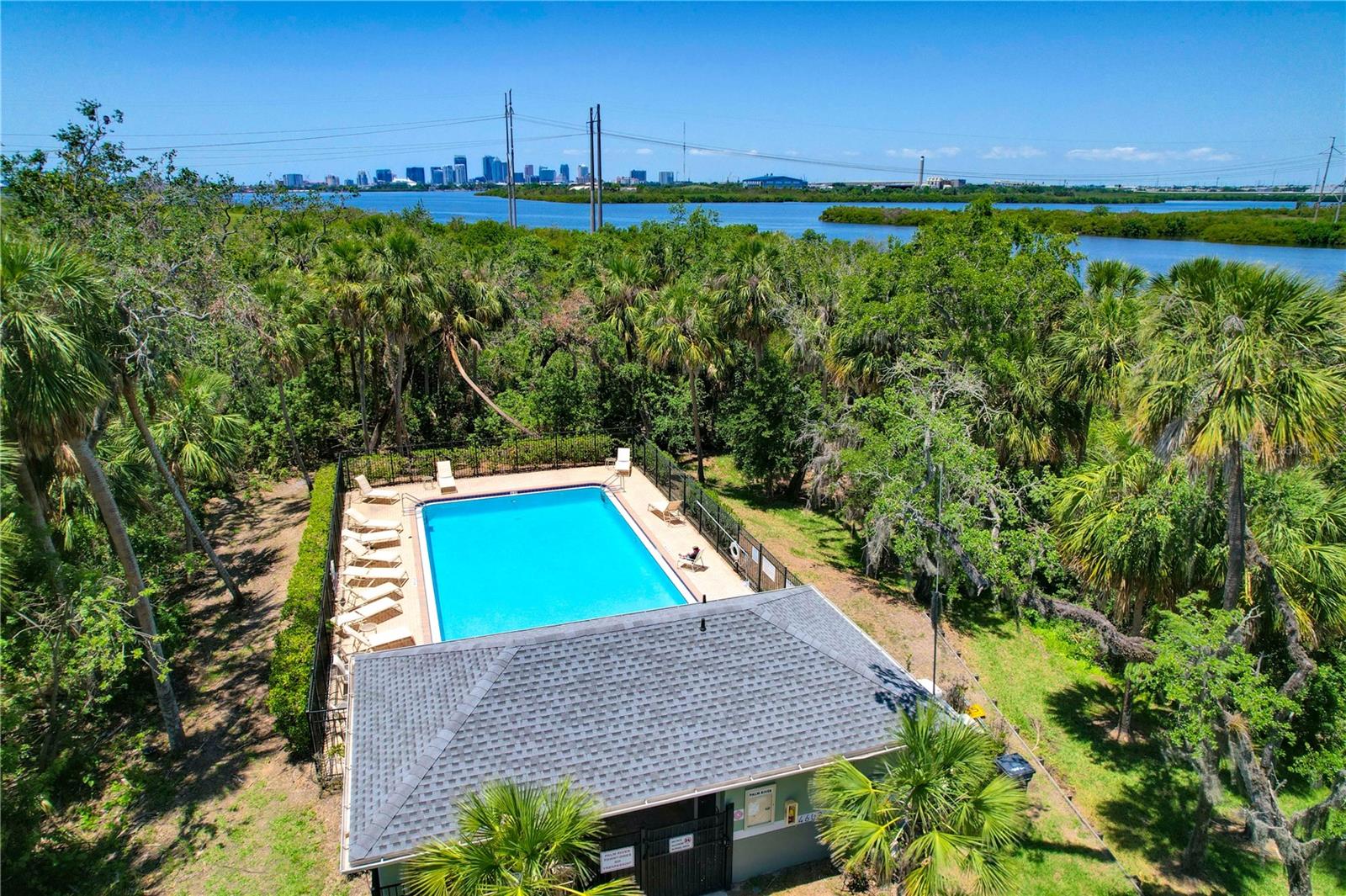 Listing photo id 42 for 842 Tennyson Mill Circle