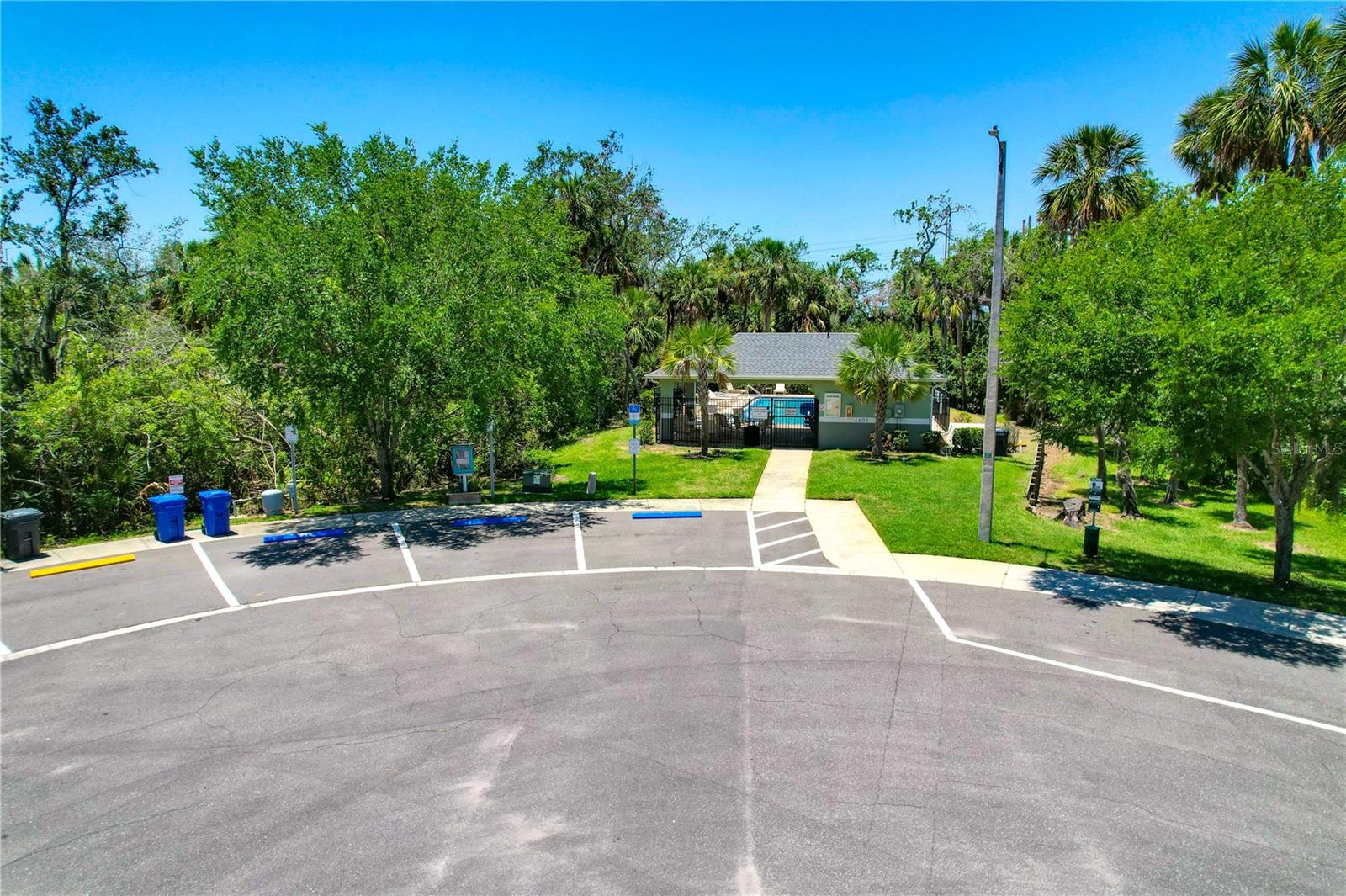 Listing photo id 44 for 842 Tennyson Mill Circle