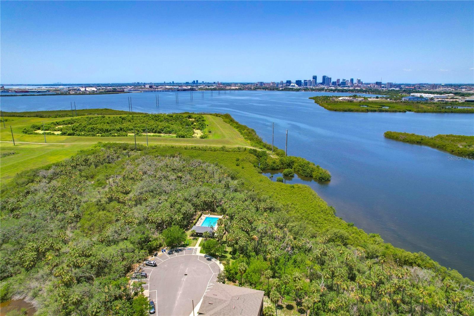 Listing photo id 45 for 842 Tennyson Mill Circle