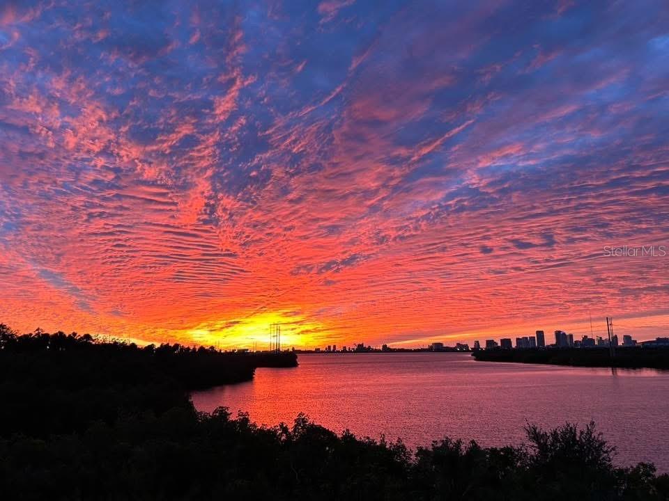 Listing photo id 5 for 842 Tennyson Mill Circle