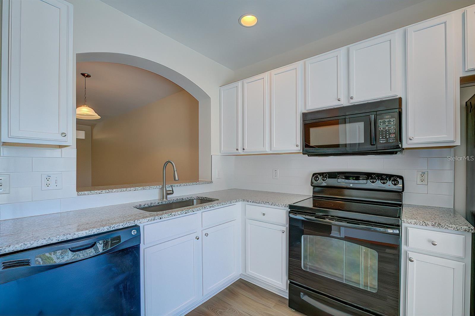 Image 17 of 40 For 15706 Stable Run Drive