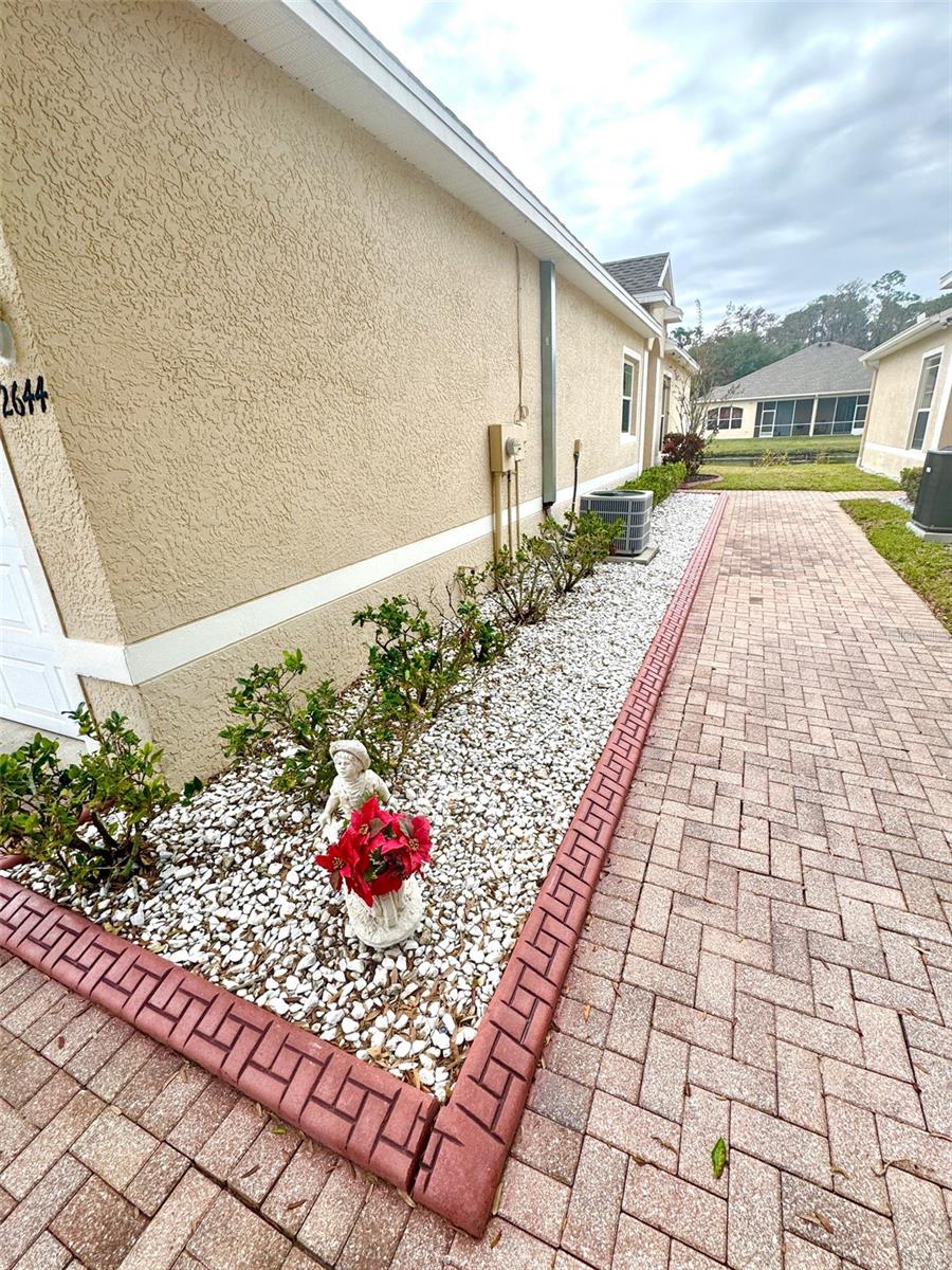 Image 8 of 37 For 2644 Tottenham Drive