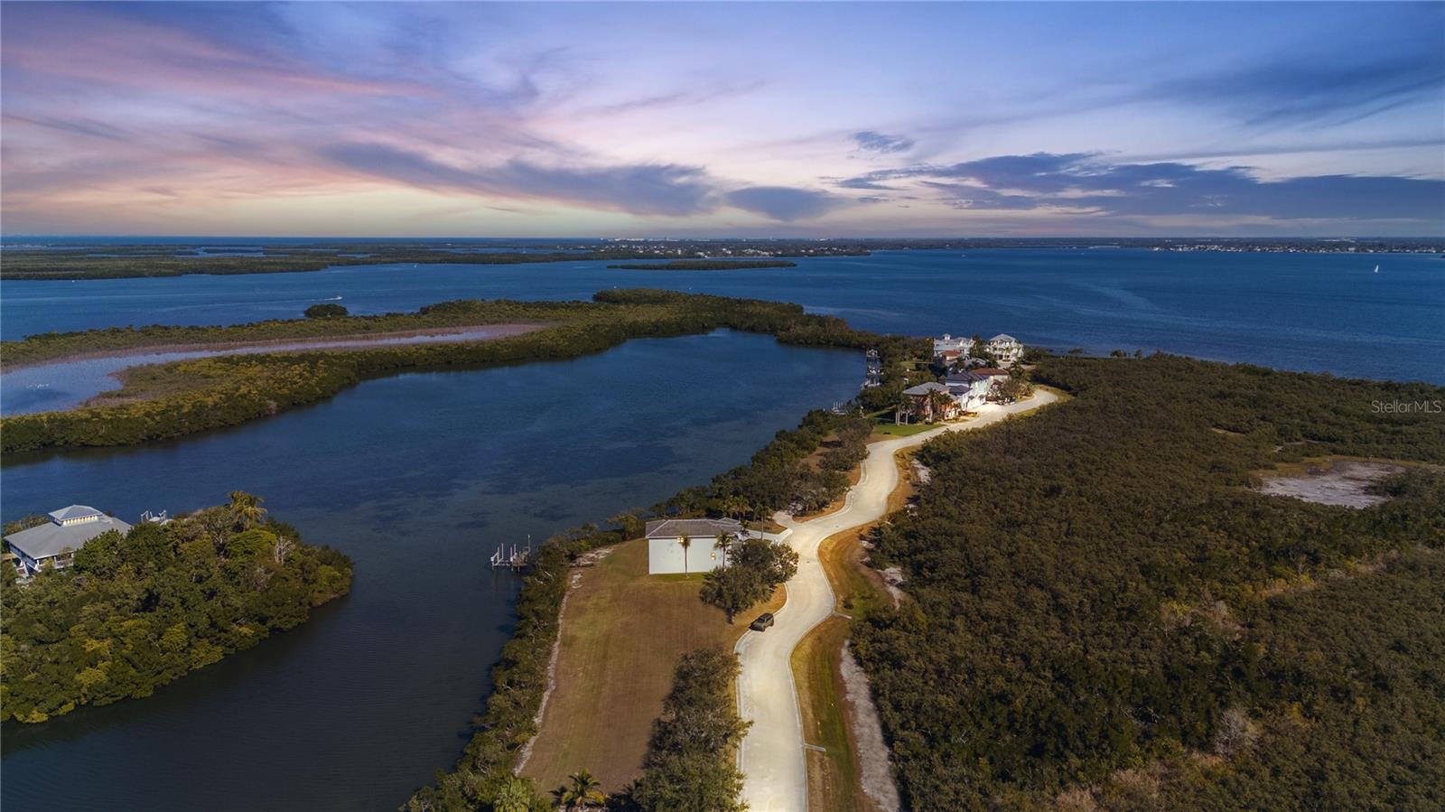 Image 9 of 26 For 4208 Redfish Court