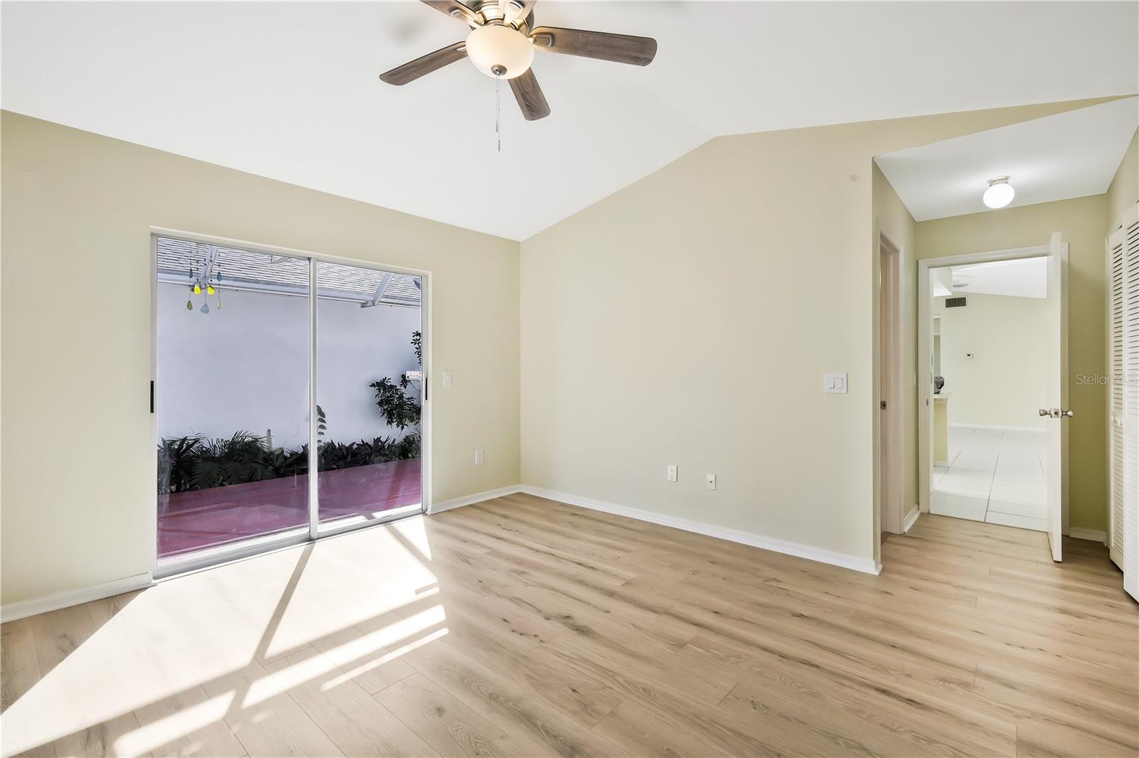 Image 11 of 23 For 13745 Downing Lane S-2