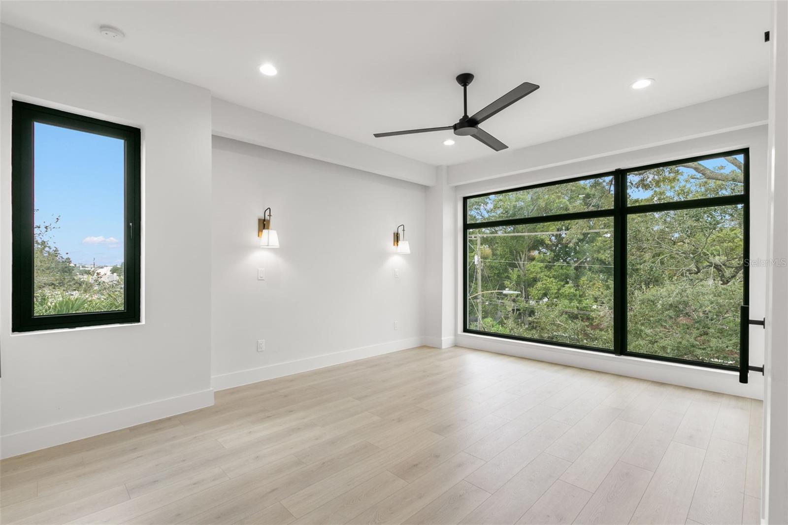 Image 11 of 22 For 2209 Boulevard  1