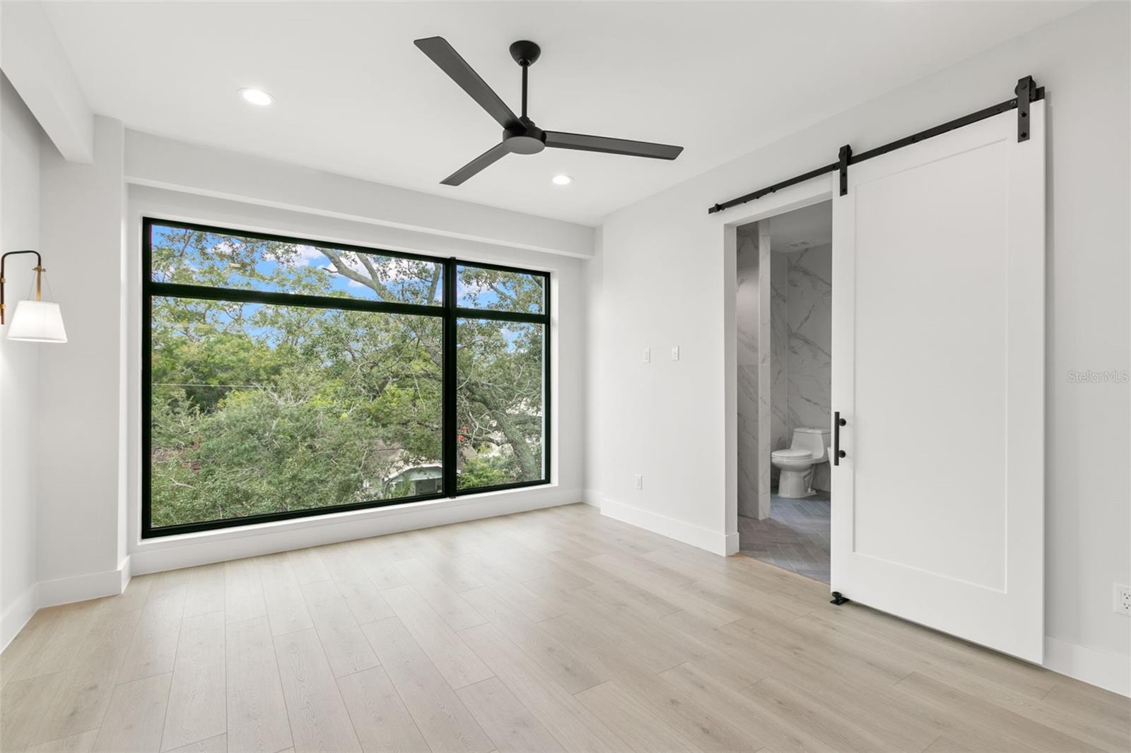 Image 12 of 22 For 2209 Boulevard  1