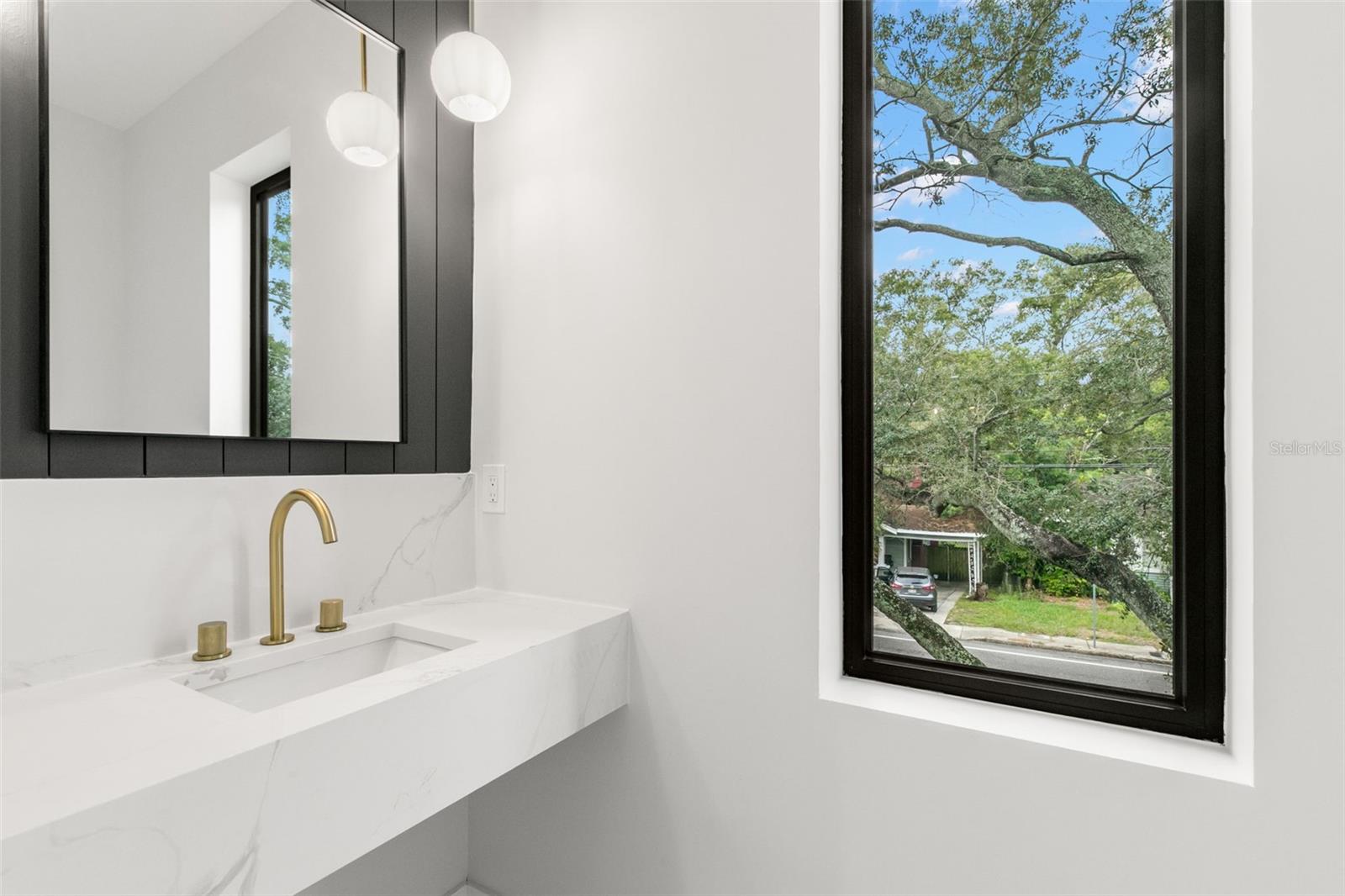 Image 9 of 22 For 2209 Boulevard  1