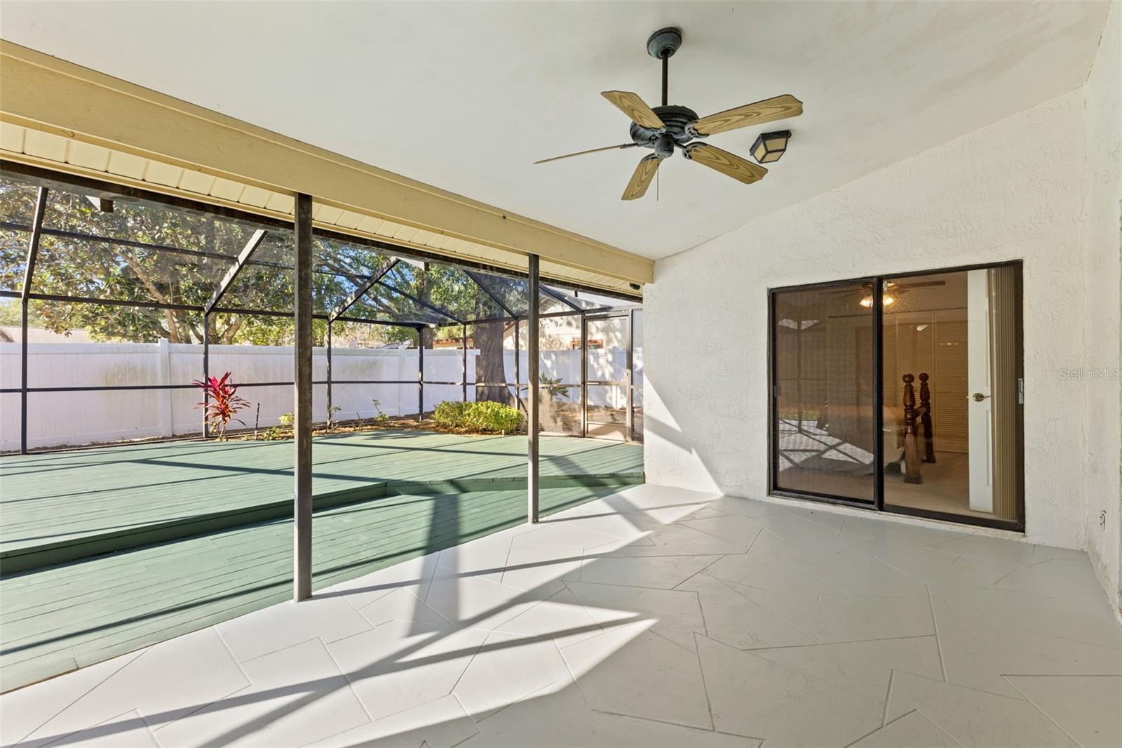 Image 19 of 27 For 13604 Cozy Place