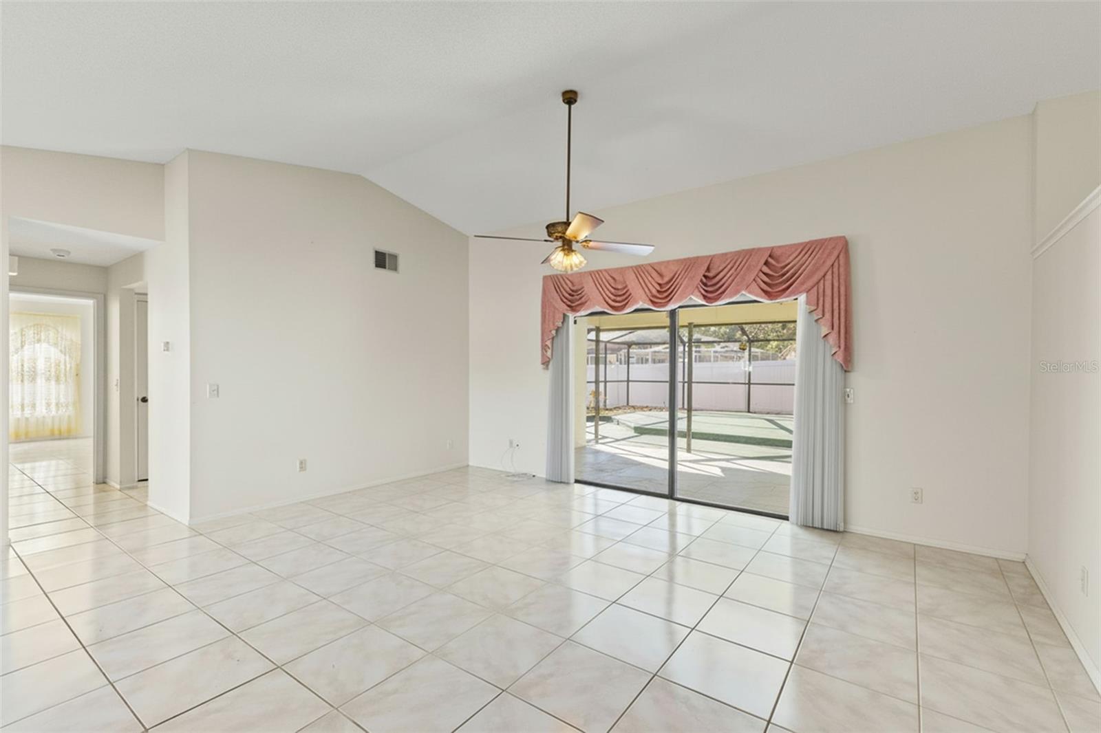 Image 8 of 27 For 13604 Cozy Place