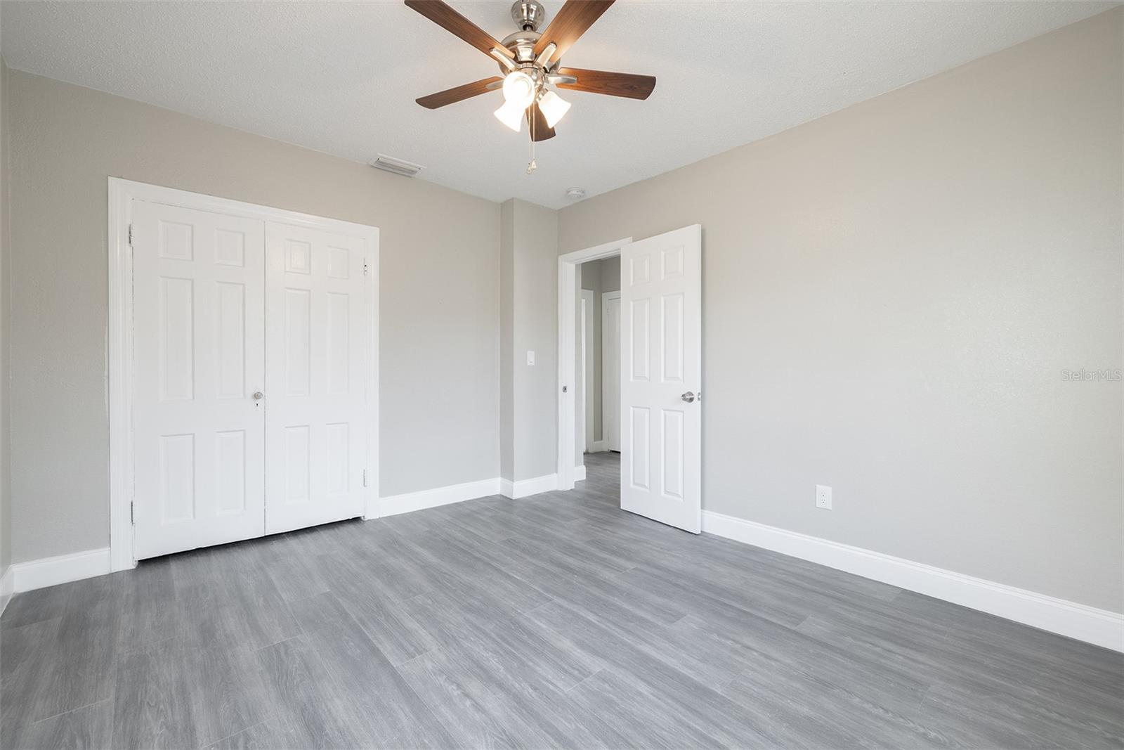 Image 14 of 25 For 2402 North B Street