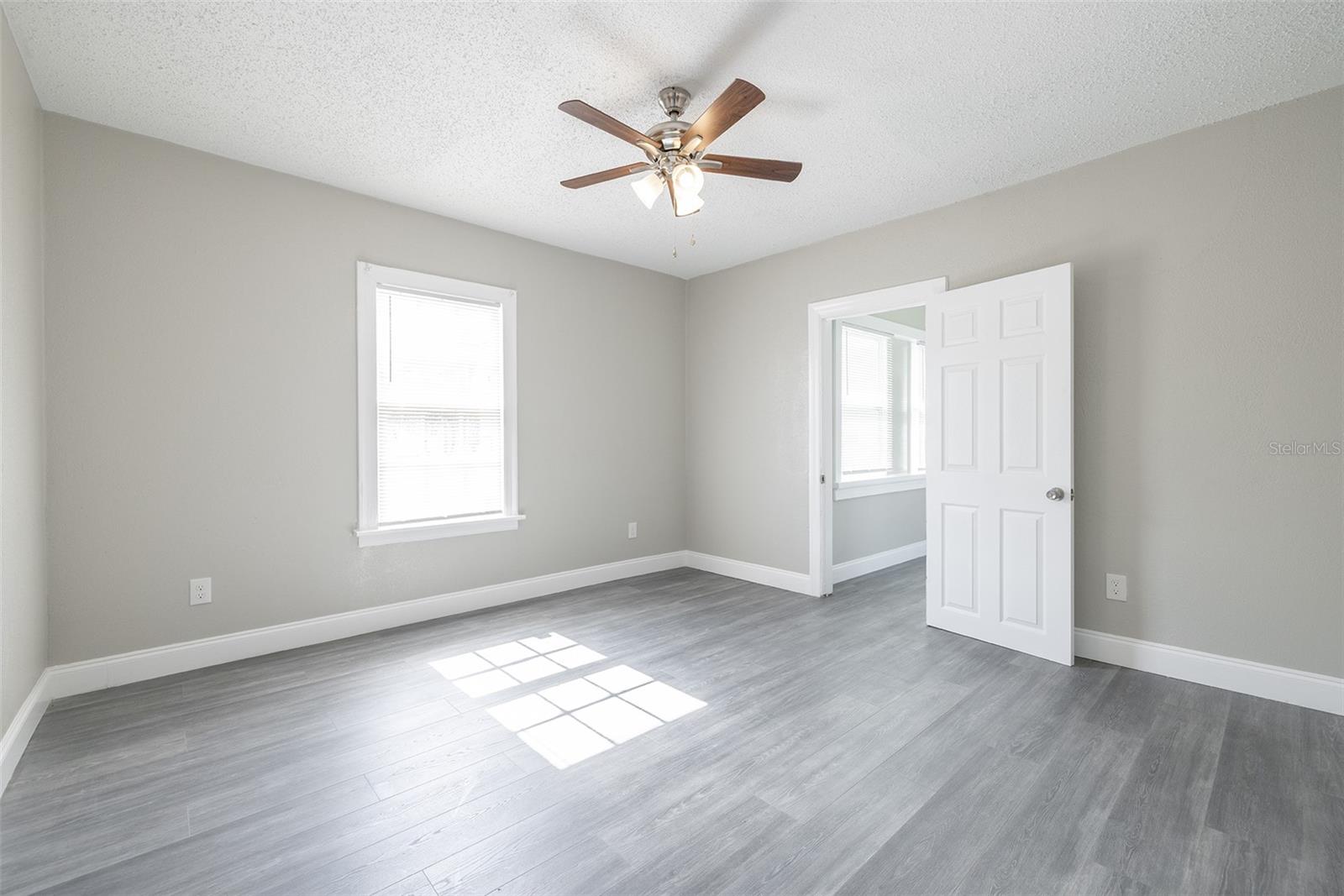 Image 17 of 25 For 2402 North B Street