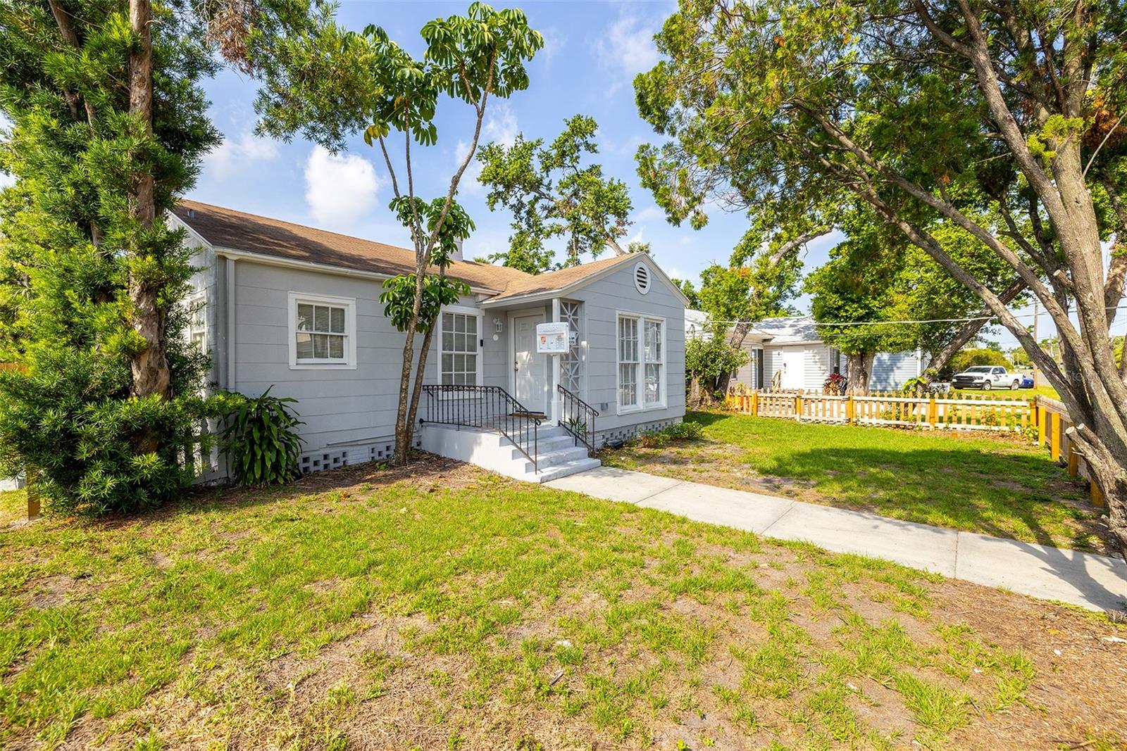 Image 4 of 25 For 2402 North B Street