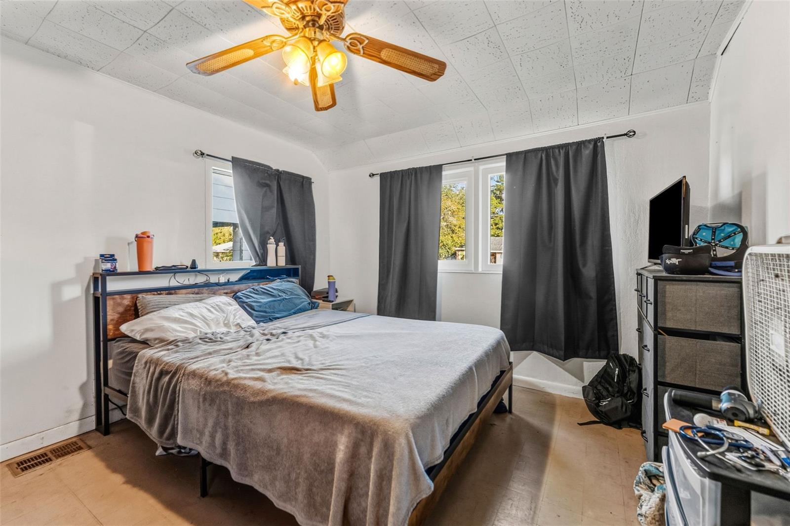 Image 15 of 46 For 5401 21st Avenue S