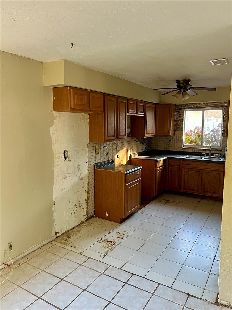 Image 4 of 15 For 11641 129th Avenue