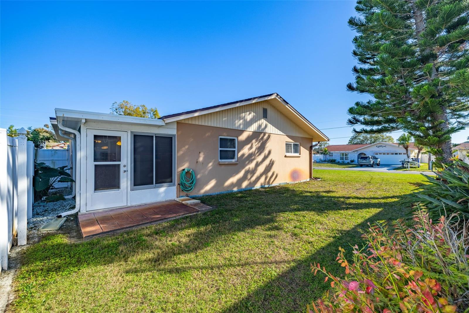 Image 23 of 28 For 314 Circle Drive