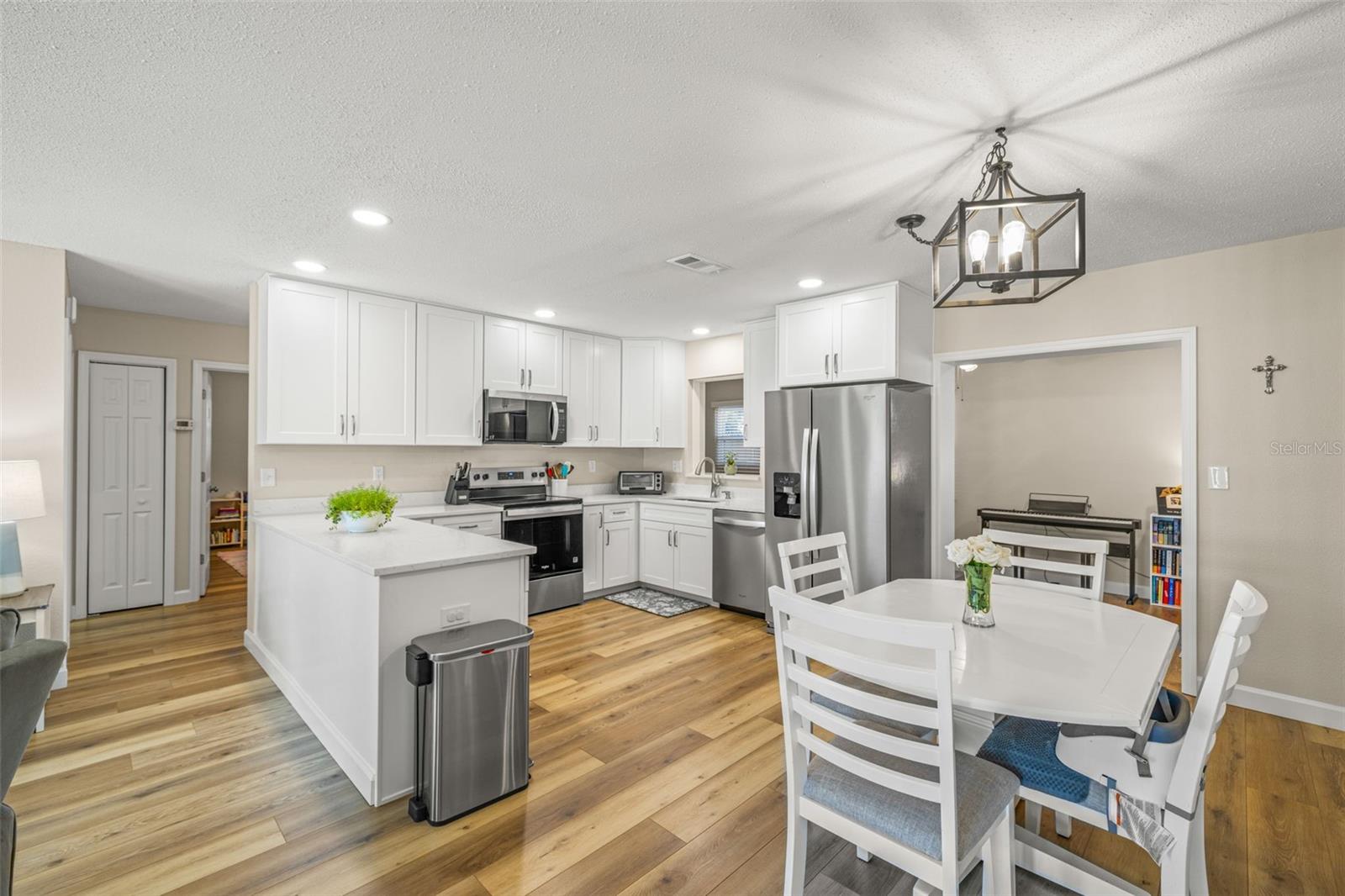 Image 8 of 28 For 314 Circle Drive