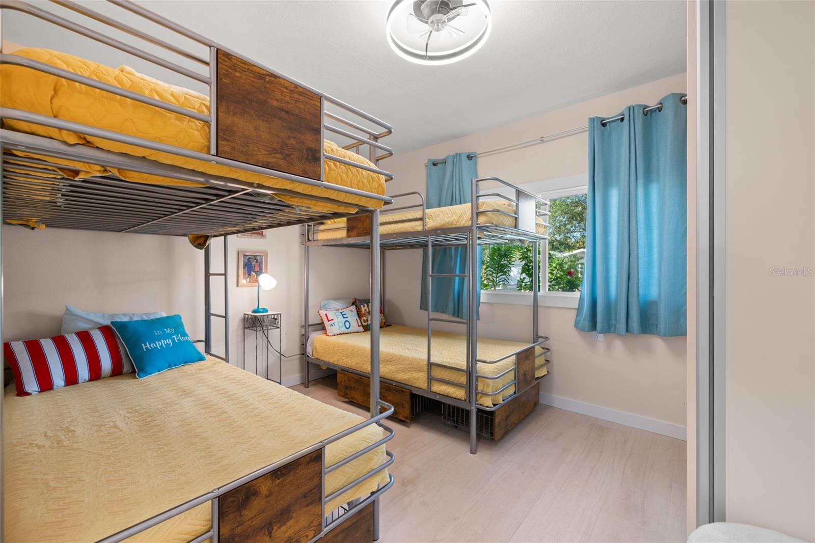 Image 13 of 47 For 1211 Bay Pine Boulevard