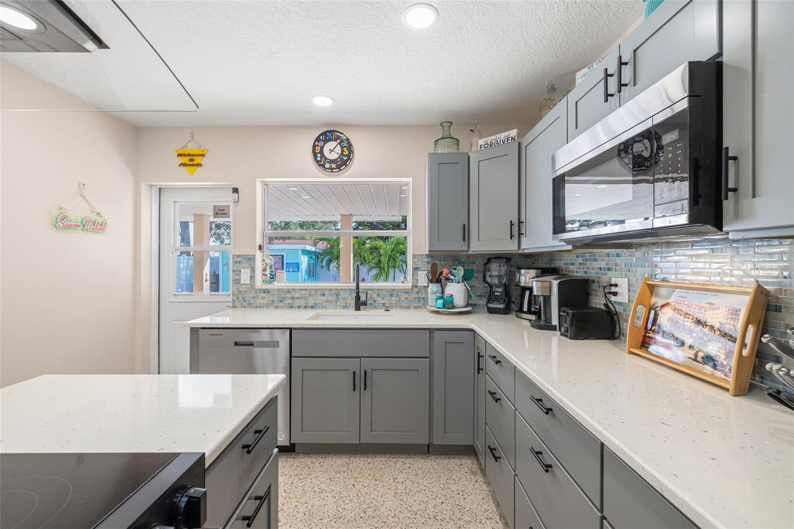 Image 23 of 47 For 1211 Bay Pine Boulevard