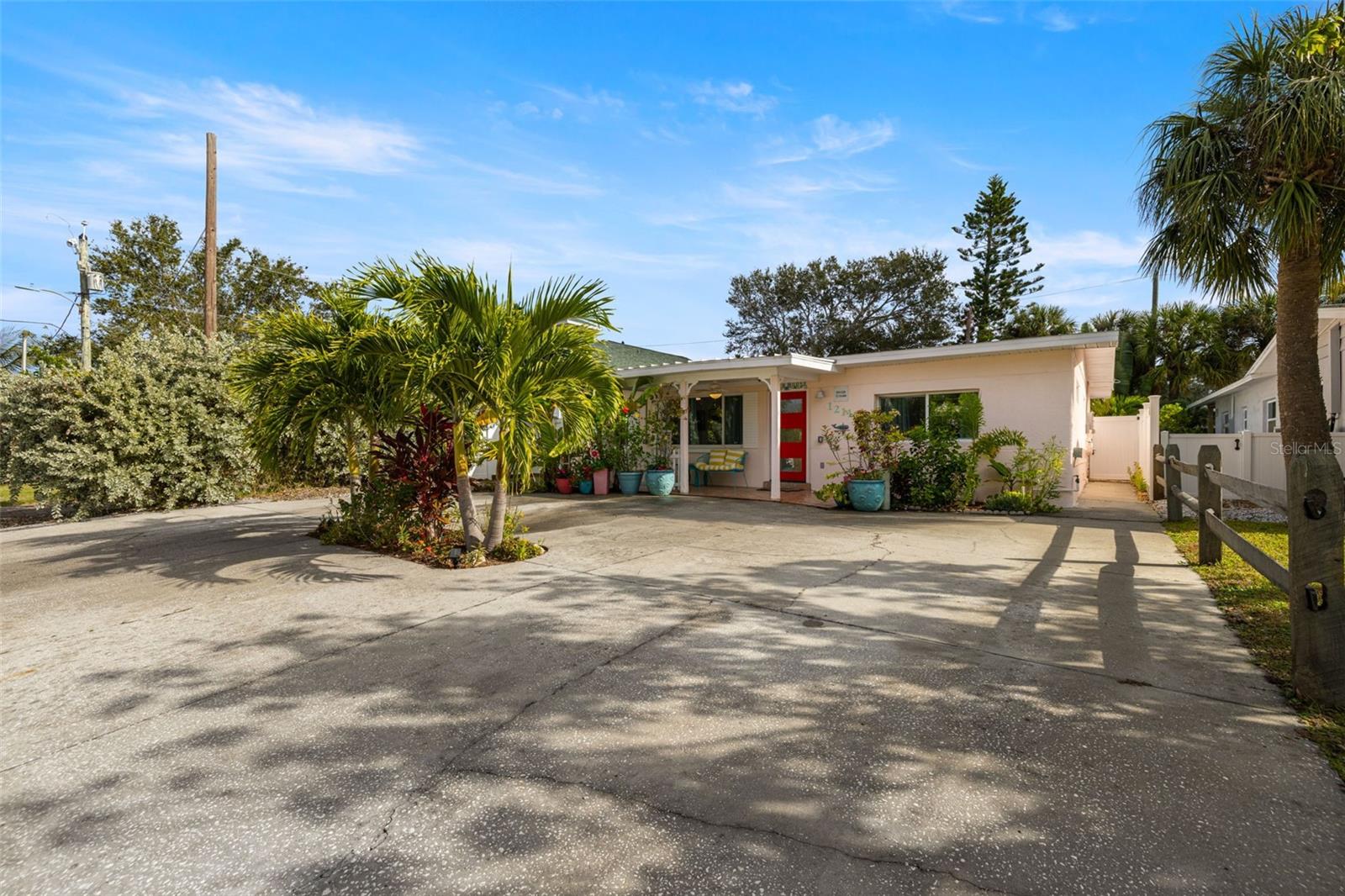 Image 36 of 47 For 1211 Bay Pine Boulevard