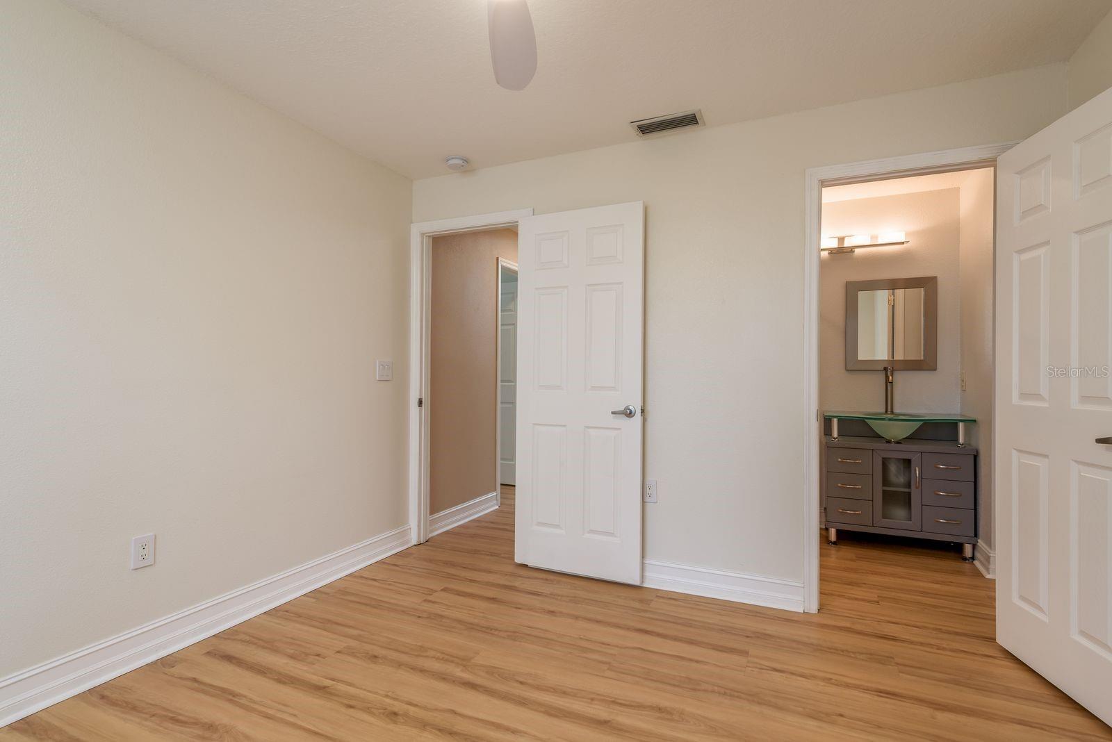 Image 23 of 50 For 5590 Greyston Street