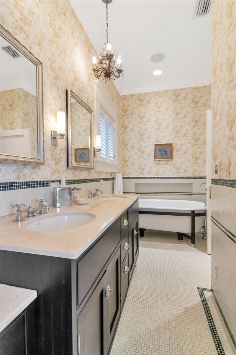 Image 16 of 29 For 713 Delaware Avenue