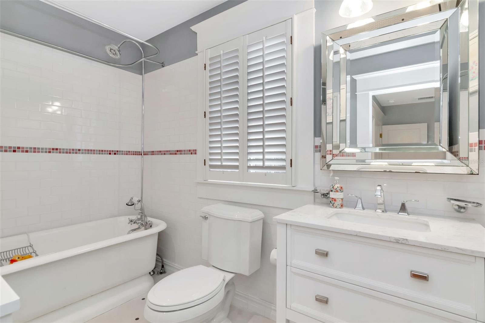 Image 21 of 29 For 713 Delaware Avenue