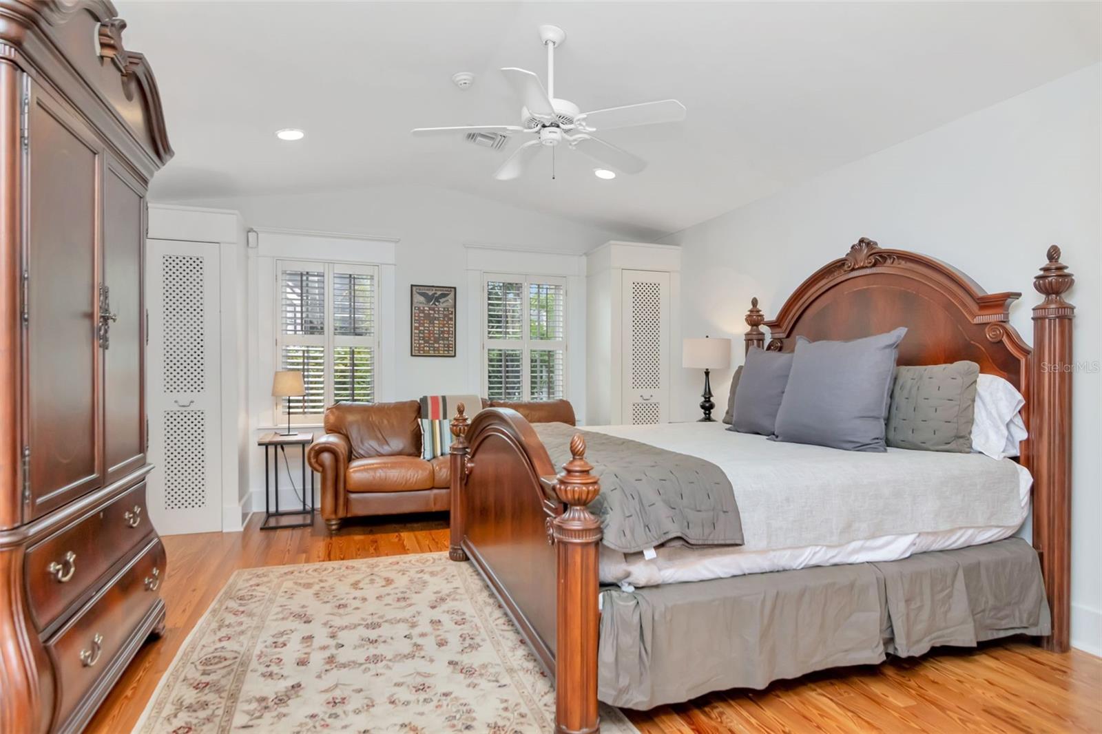 Image 23 of 29 For 713 Delaware Avenue