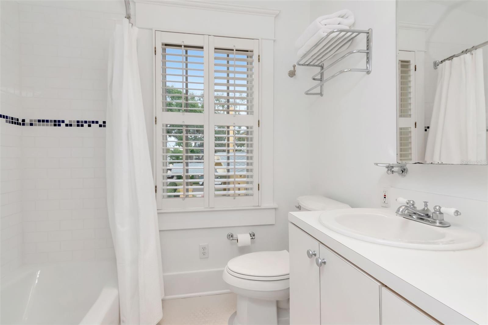 Image 24 of 29 For 713 Delaware Avenue