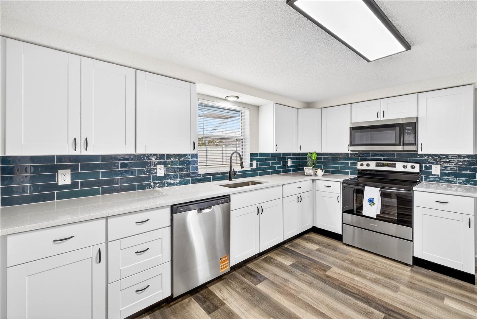 Image 14 of 25 For 11214 Kapok Avenue