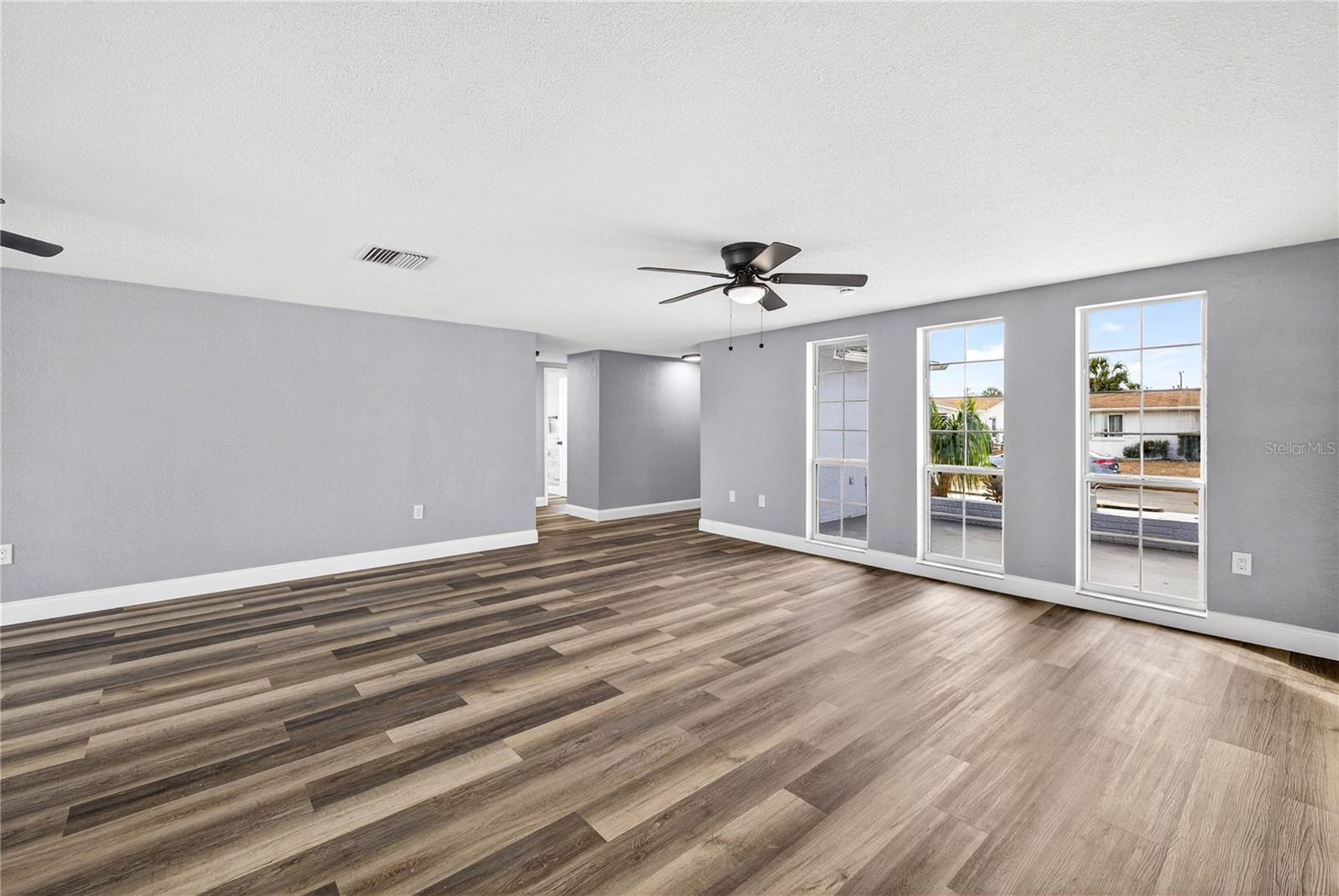 Image 8 of 25 For 11214 Kapok Avenue