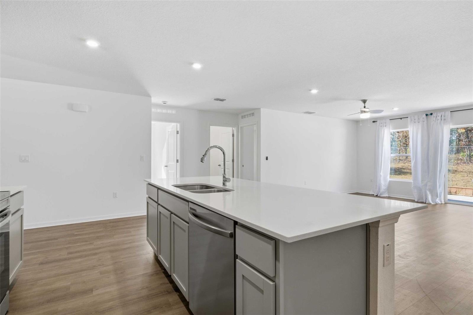Image 17 of 46 For 16287 Little Auk Road