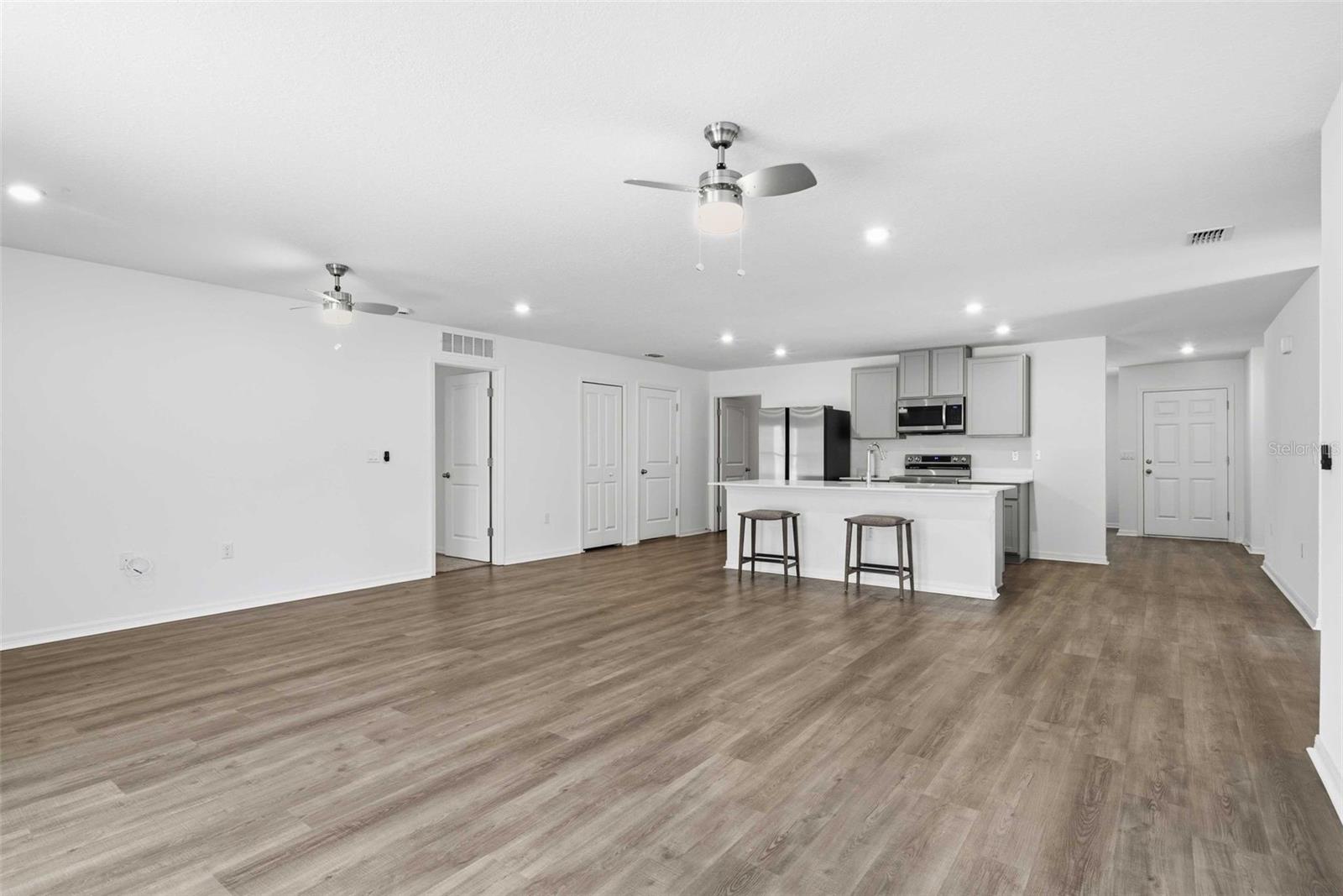 Image 4 of 46 For 16287 Little Auk Road