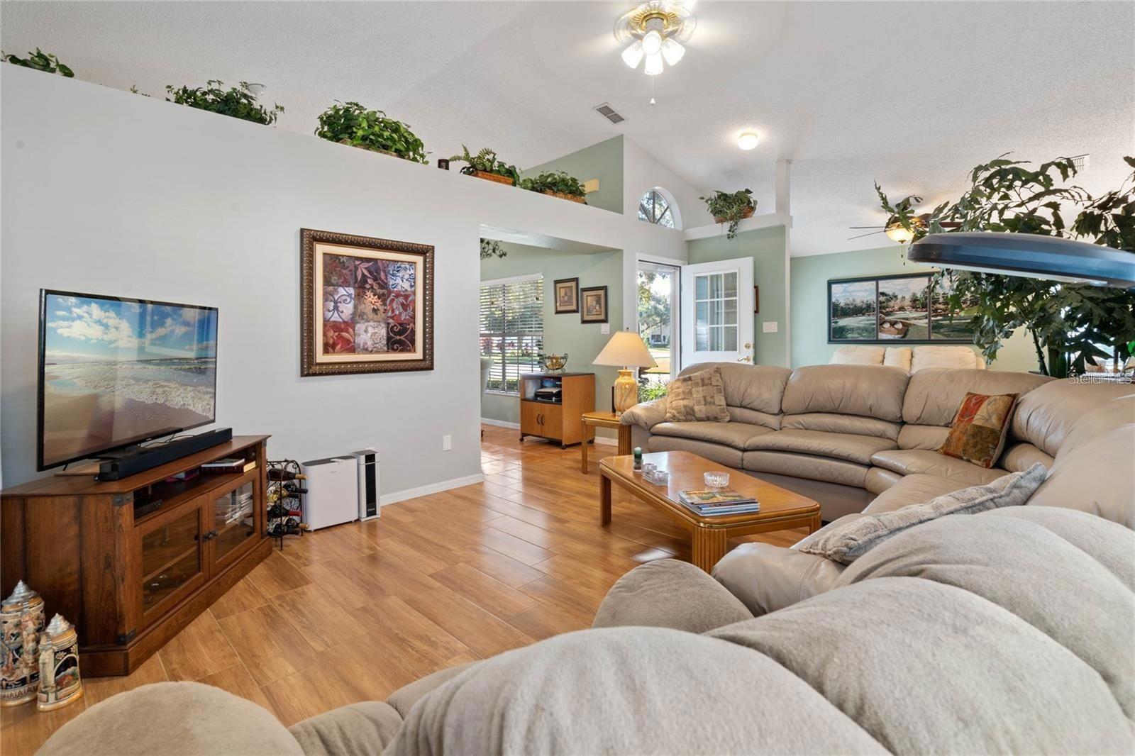 Image 4 of 24 For 25300 Hibiscus Street