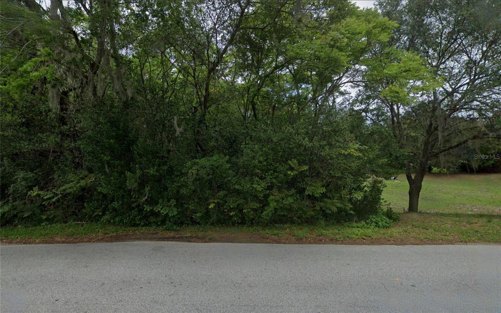 Image 3 of 3 For 565 Graves Avenue