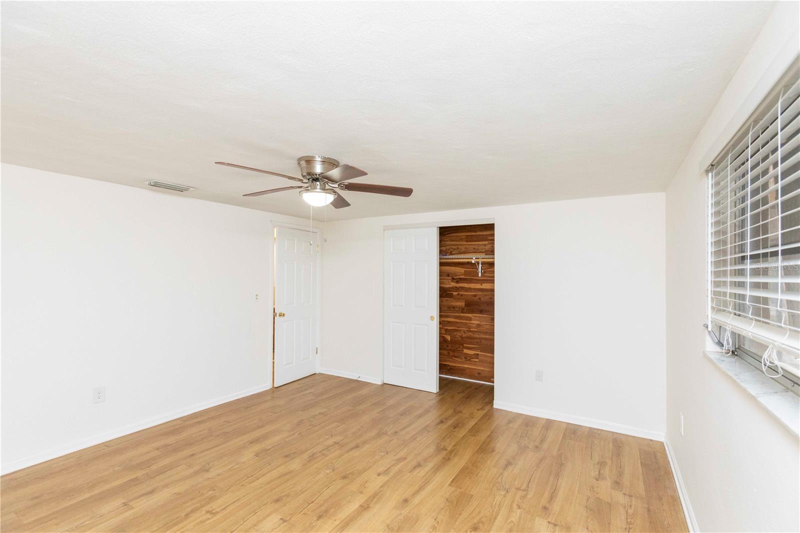 Image 18 of 26 For 6149 2nd Avenue