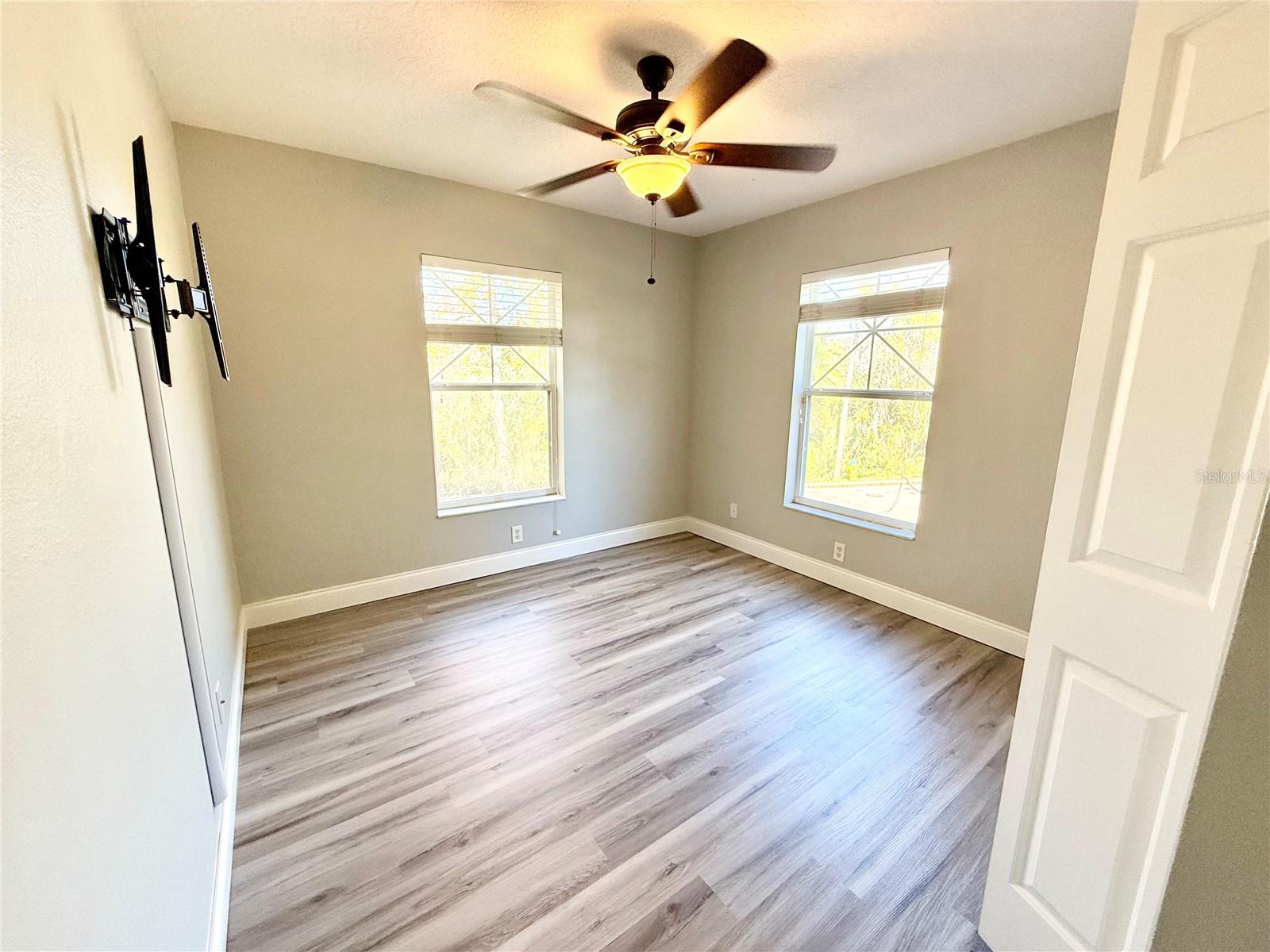 Image 20 of 25 For 9604 Charlesberg Drive