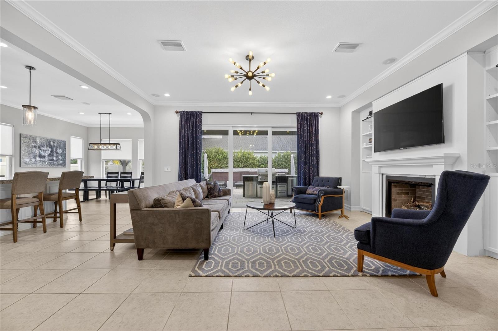 Image 11 of 49 For 18233 Leafmore Street