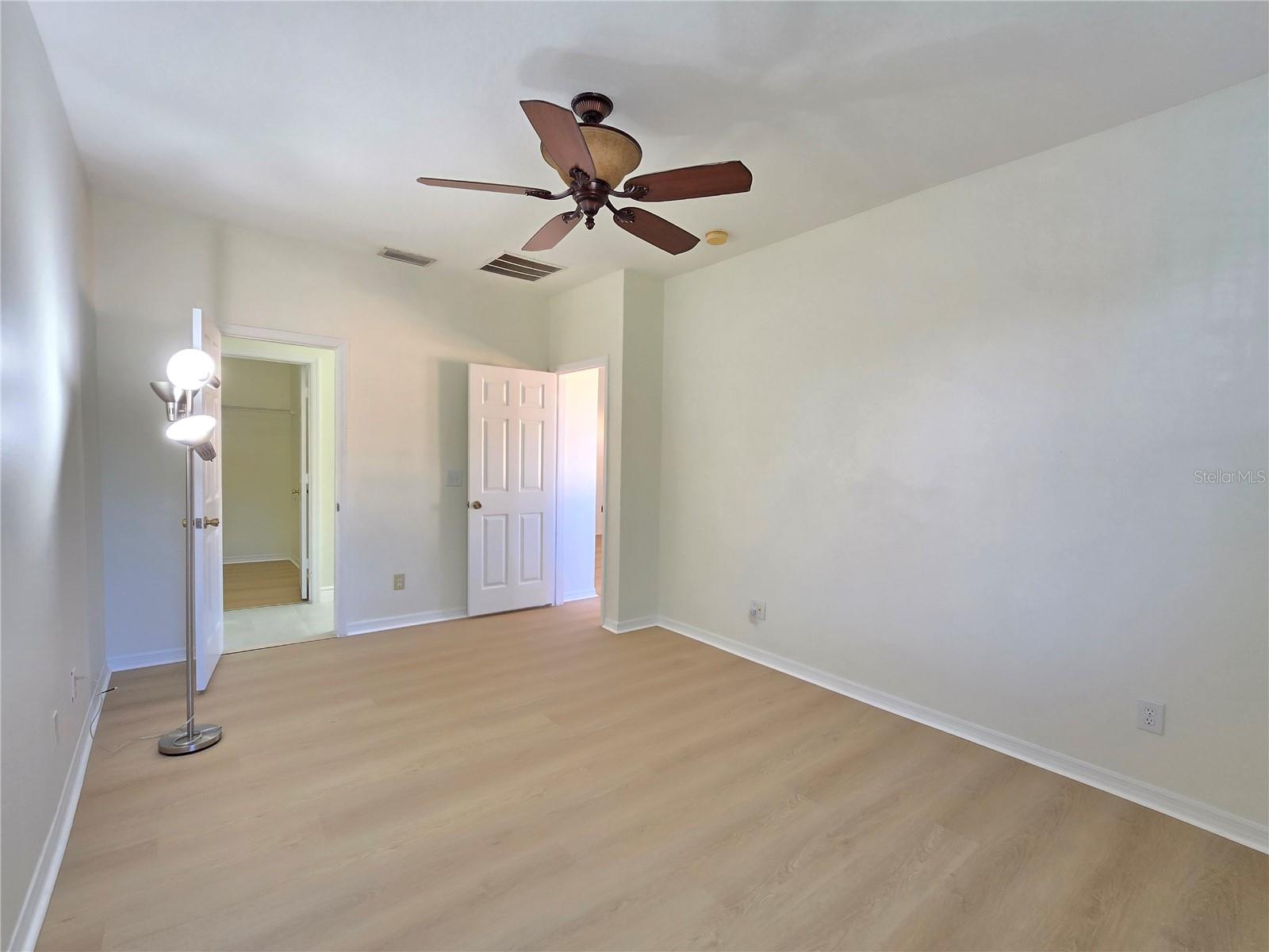 Image 23 of 46 For 1045 Blackwater Drive