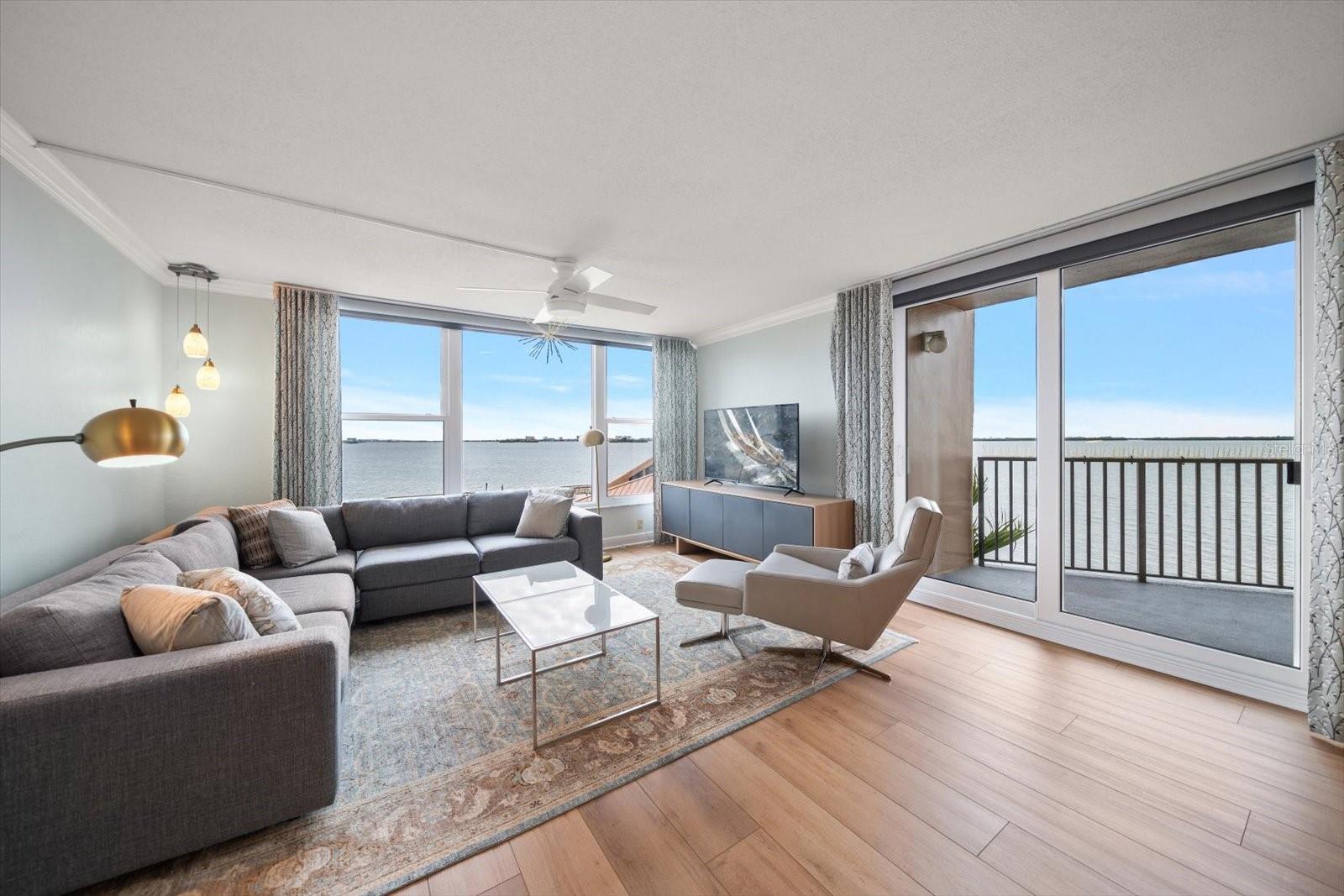 Image 11 of 55 For 634 Edgewater Drive 444