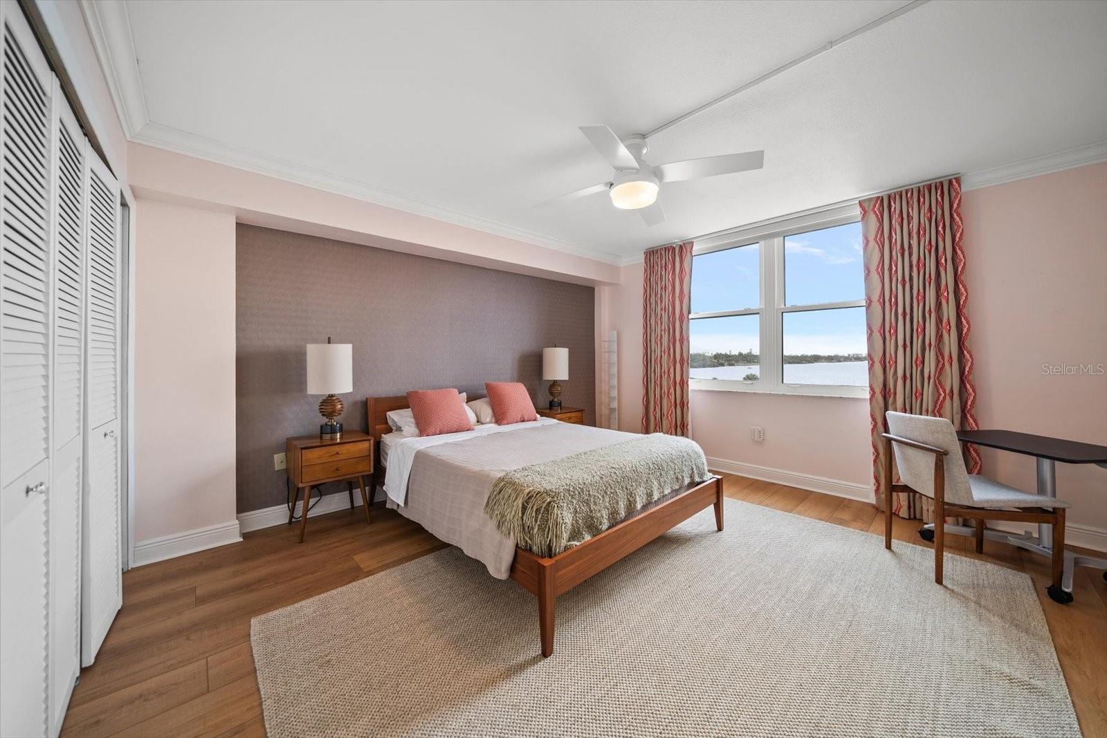 Image 21 of 55 For 634 Edgewater Drive 444