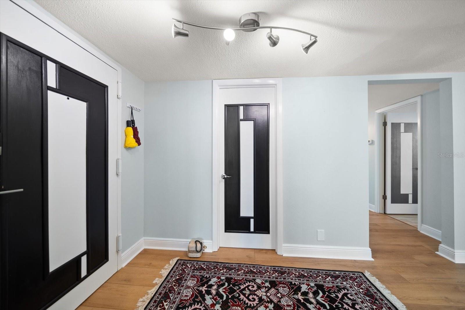 Image 29 of 55 For 634 Edgewater Drive 444