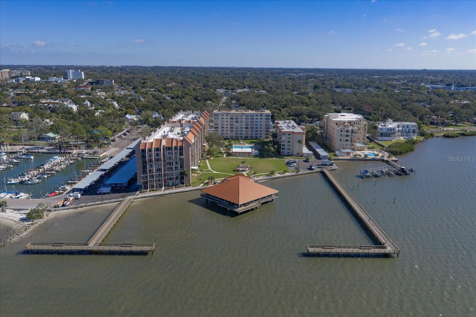 Image 33 of 55 For 634 Edgewater Drive 444