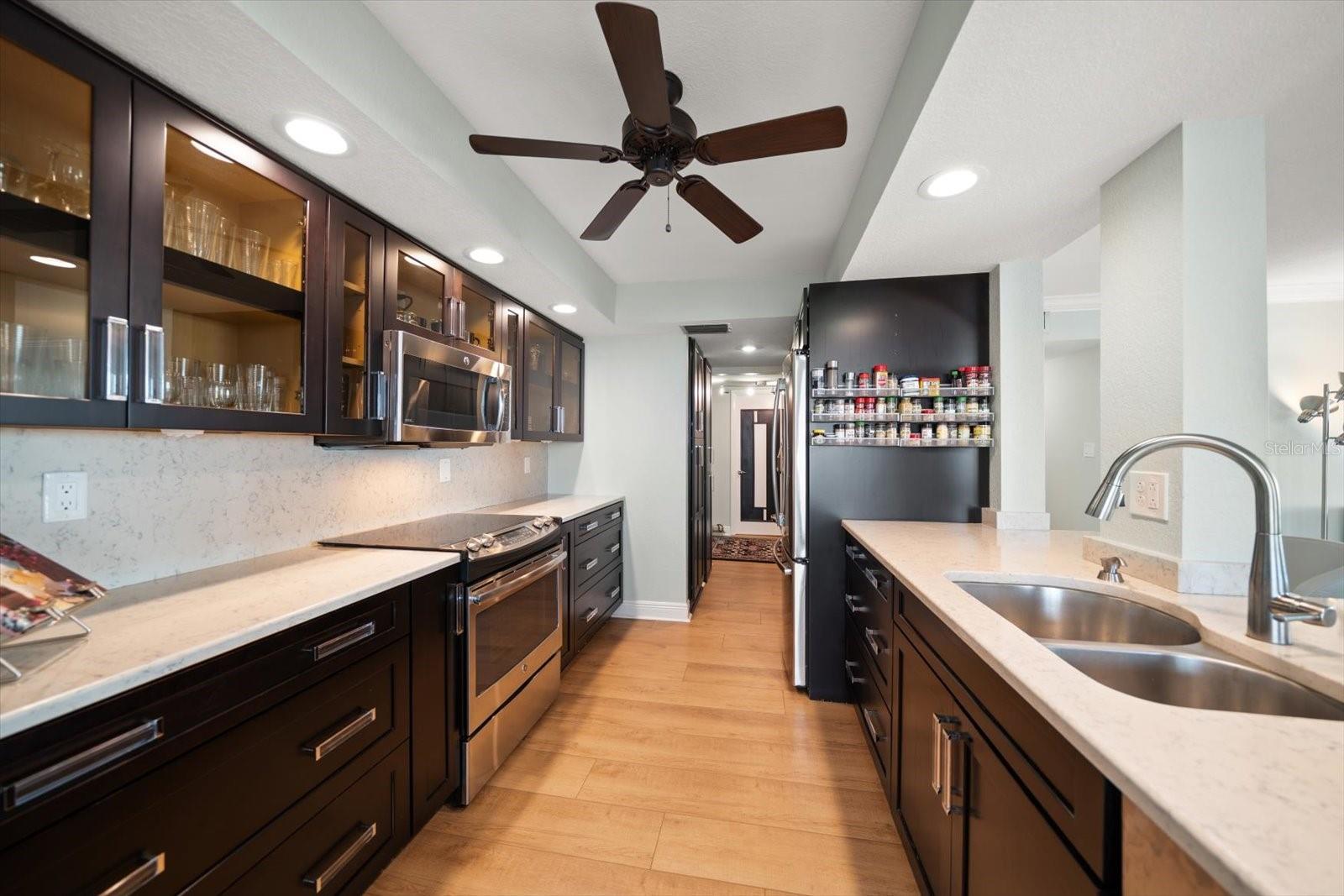 Image 6 of 55 For 634 Edgewater Drive 444