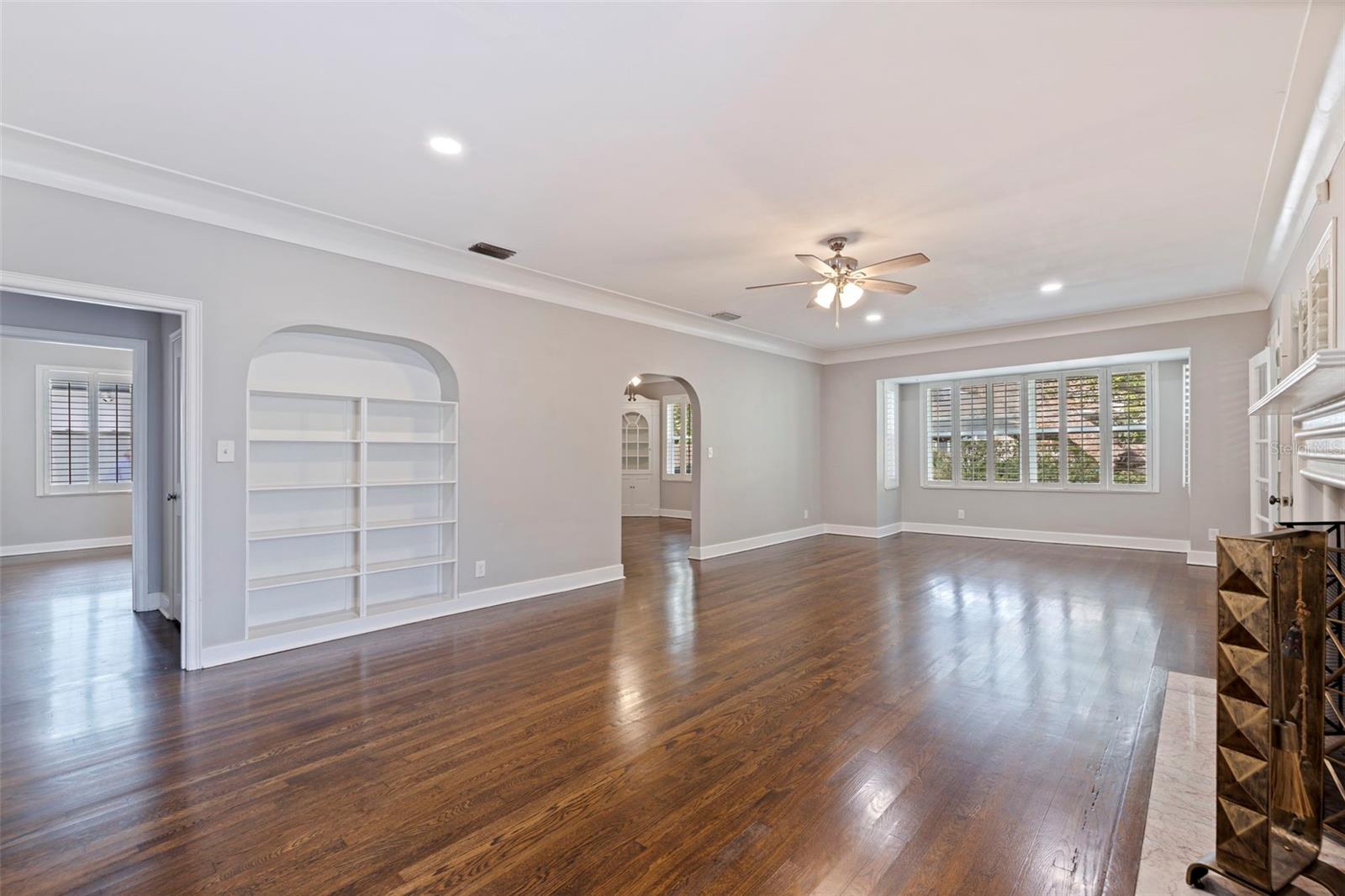 Image 14 of 54 For 106 25th Avenue Ne