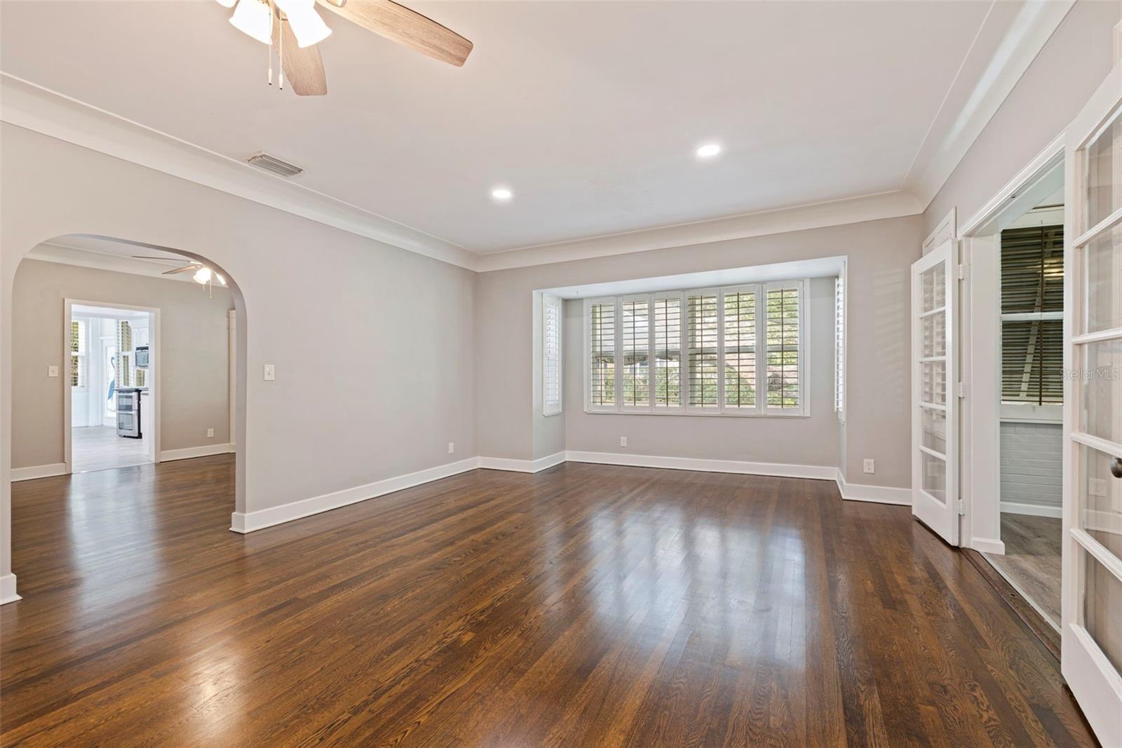 Image 15 of 54 For 106 25th Avenue Ne