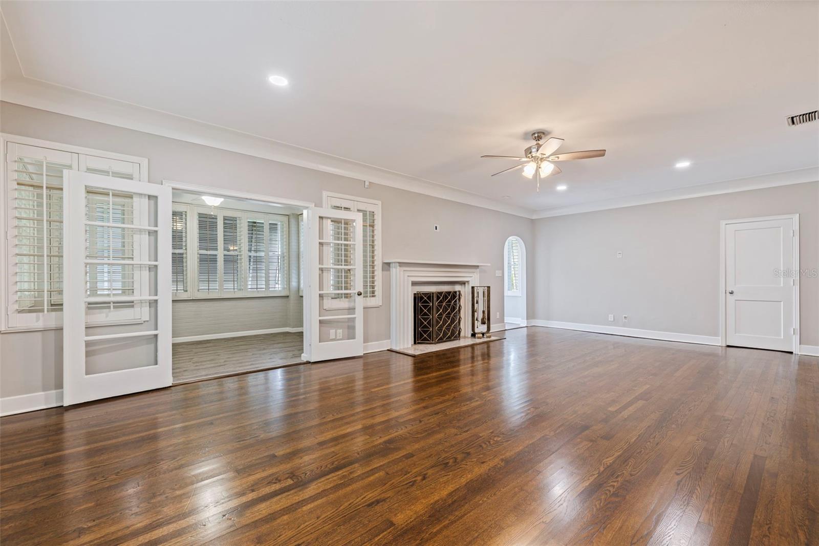 Image 16 of 54 For 106 25th Avenue Ne