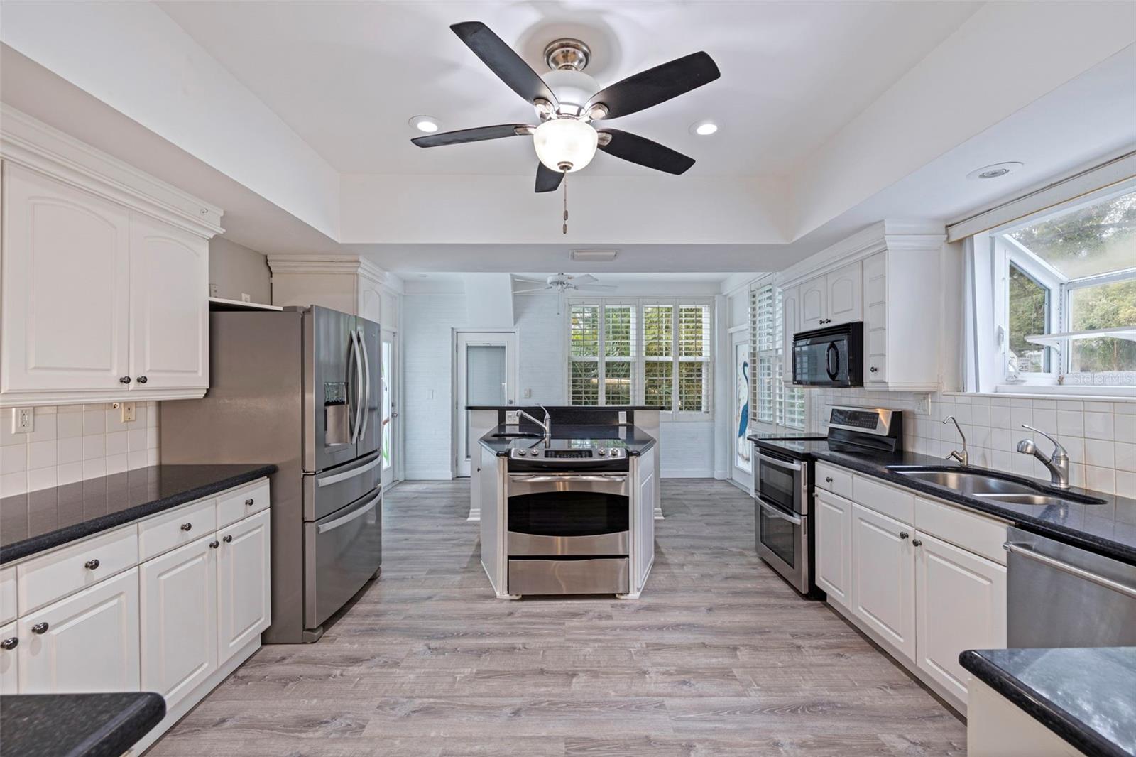 Image 19 of 54 For 106 25th Avenue Ne