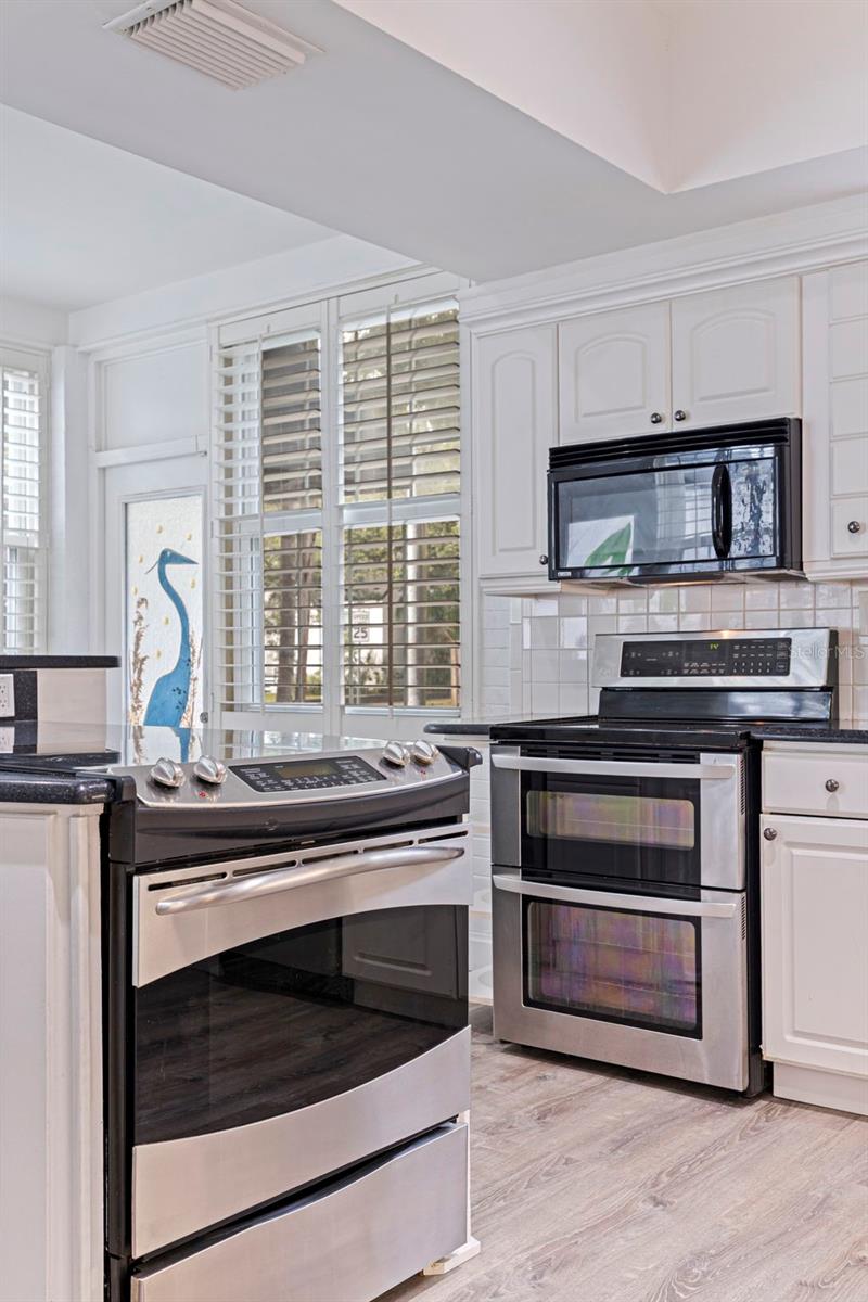 Image 21 of 54 For 106 25th Avenue Ne