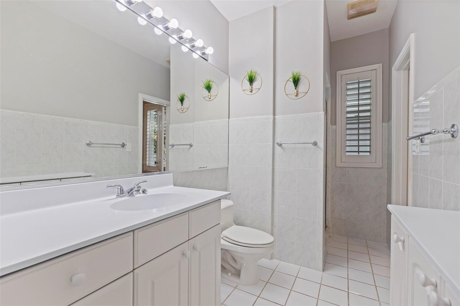 Image 31 of 54 For 106 25th Avenue Ne